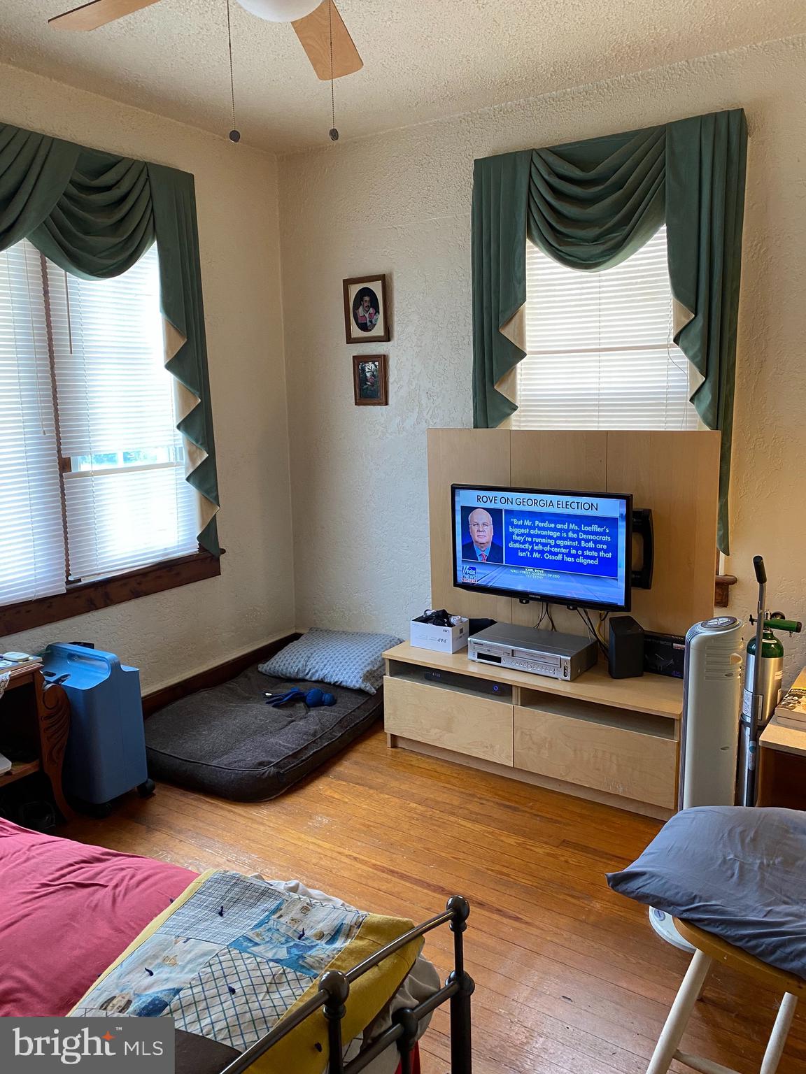 1457 W LANDIS AVENUE