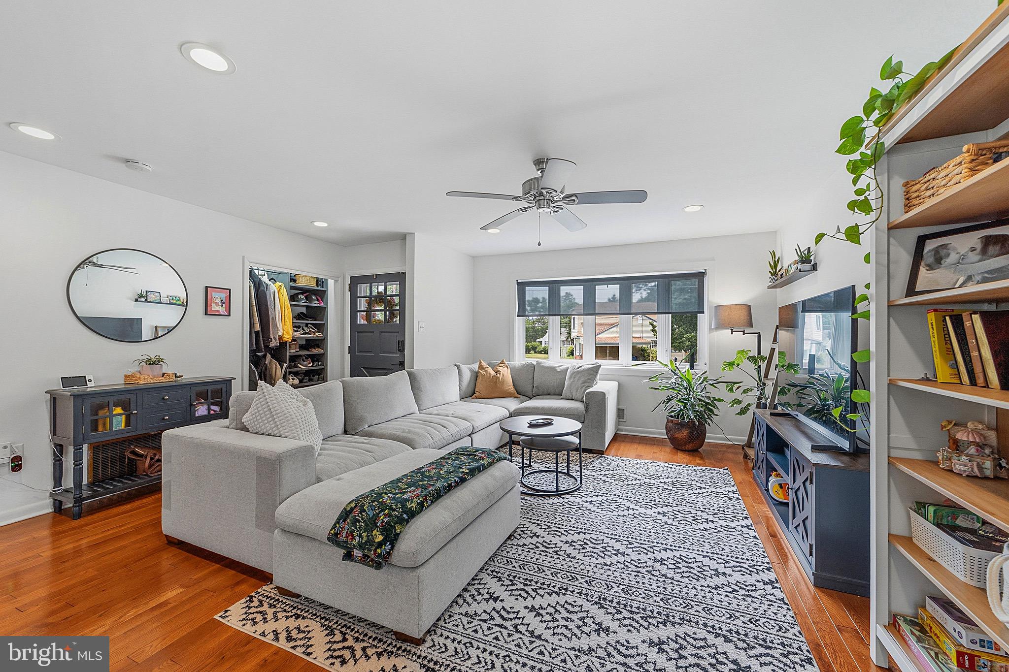 22 WINDING WAY