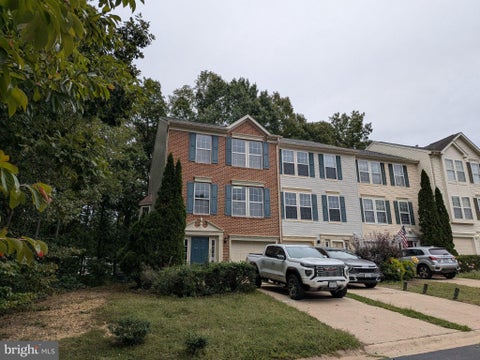 Townhouse For Sale - 10015 Grass Market Court<br/> FREDERICKSBURG, VA 22408