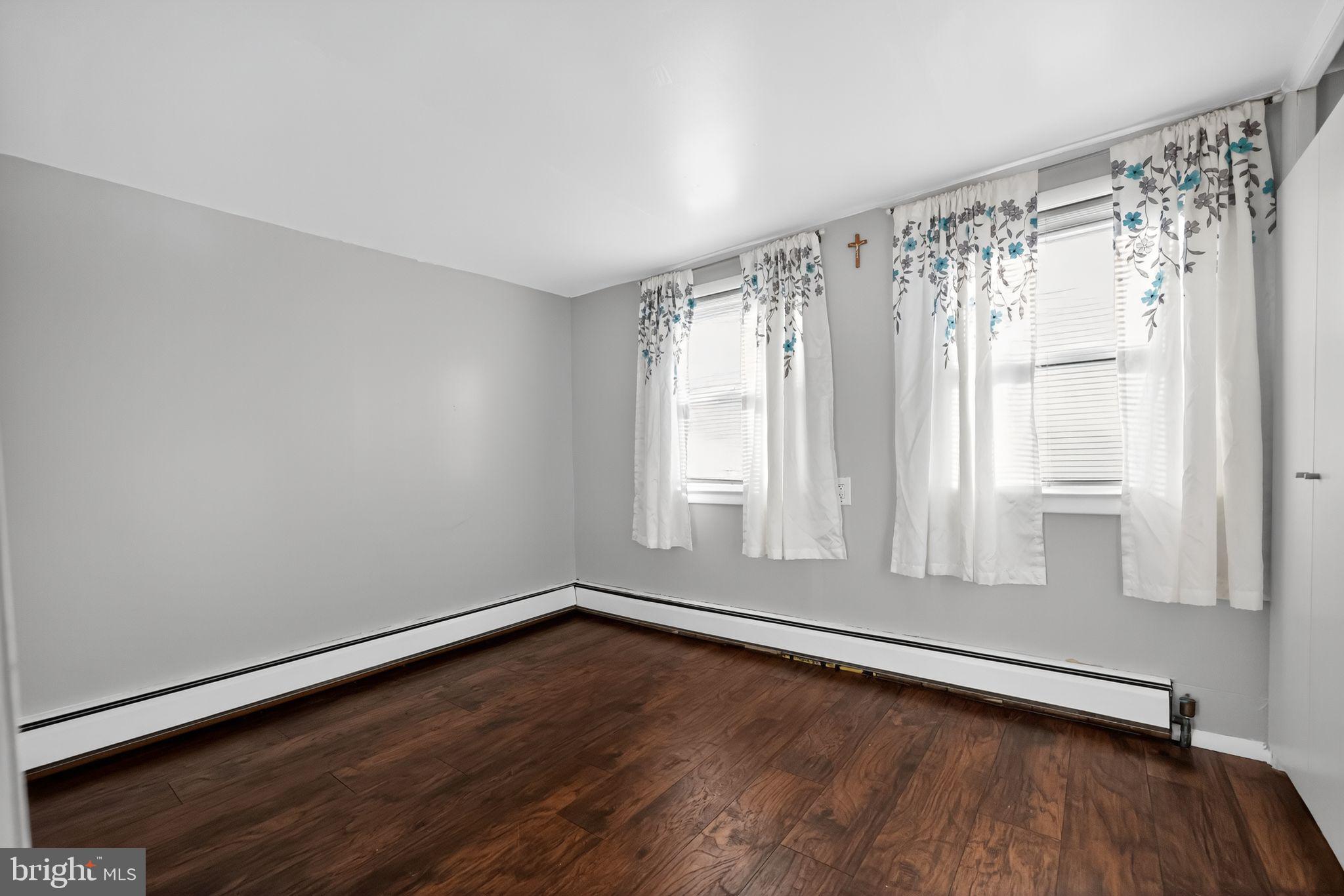 PORT RICHMOND - Residential