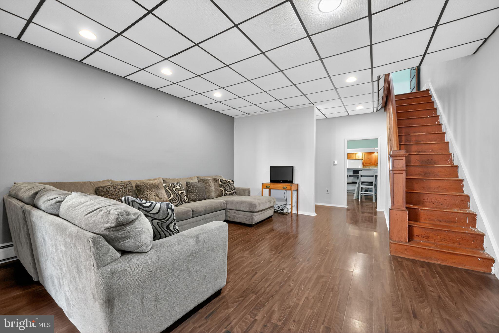 PORT RICHMOND - Residential