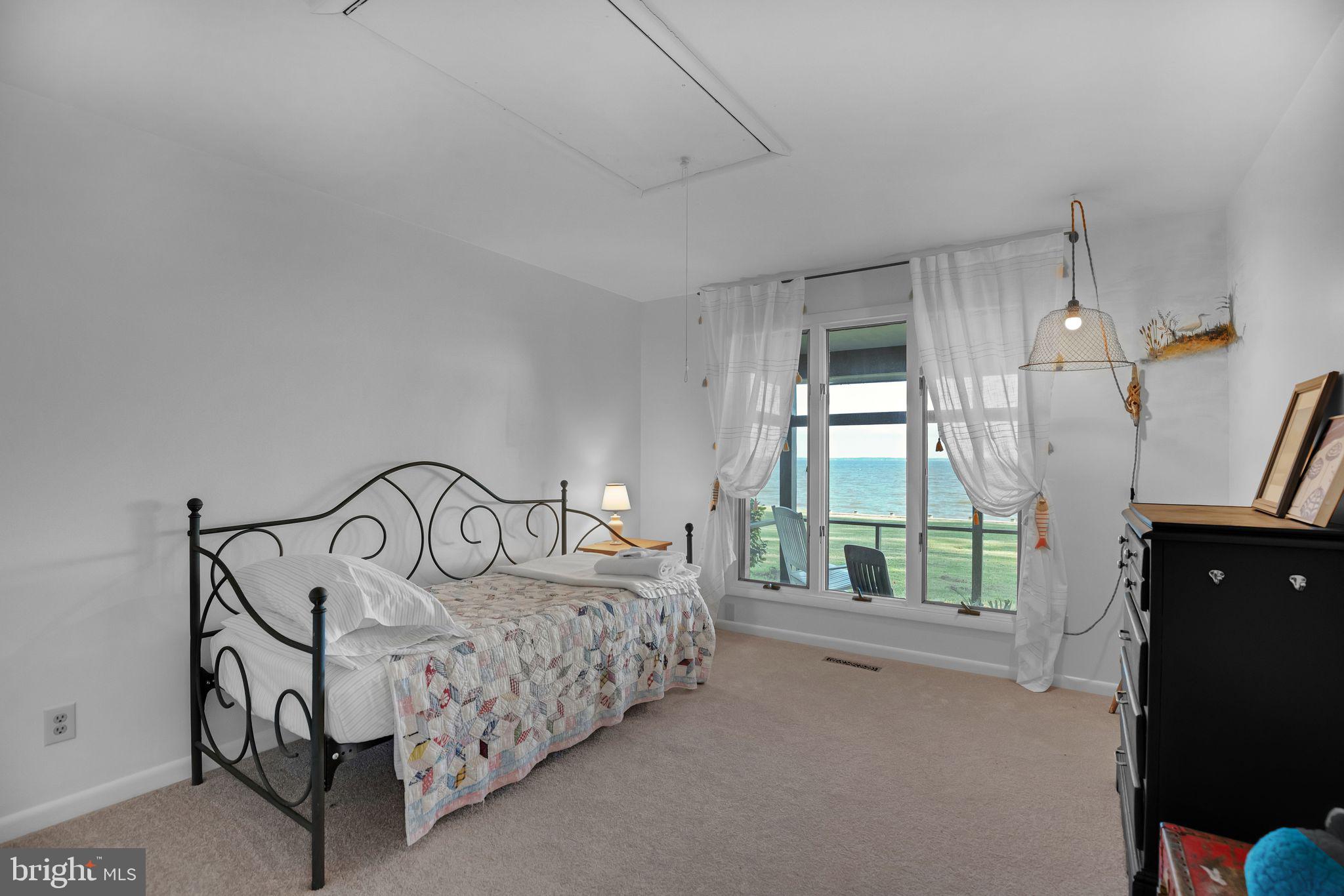 RIVERSIDE - Residential