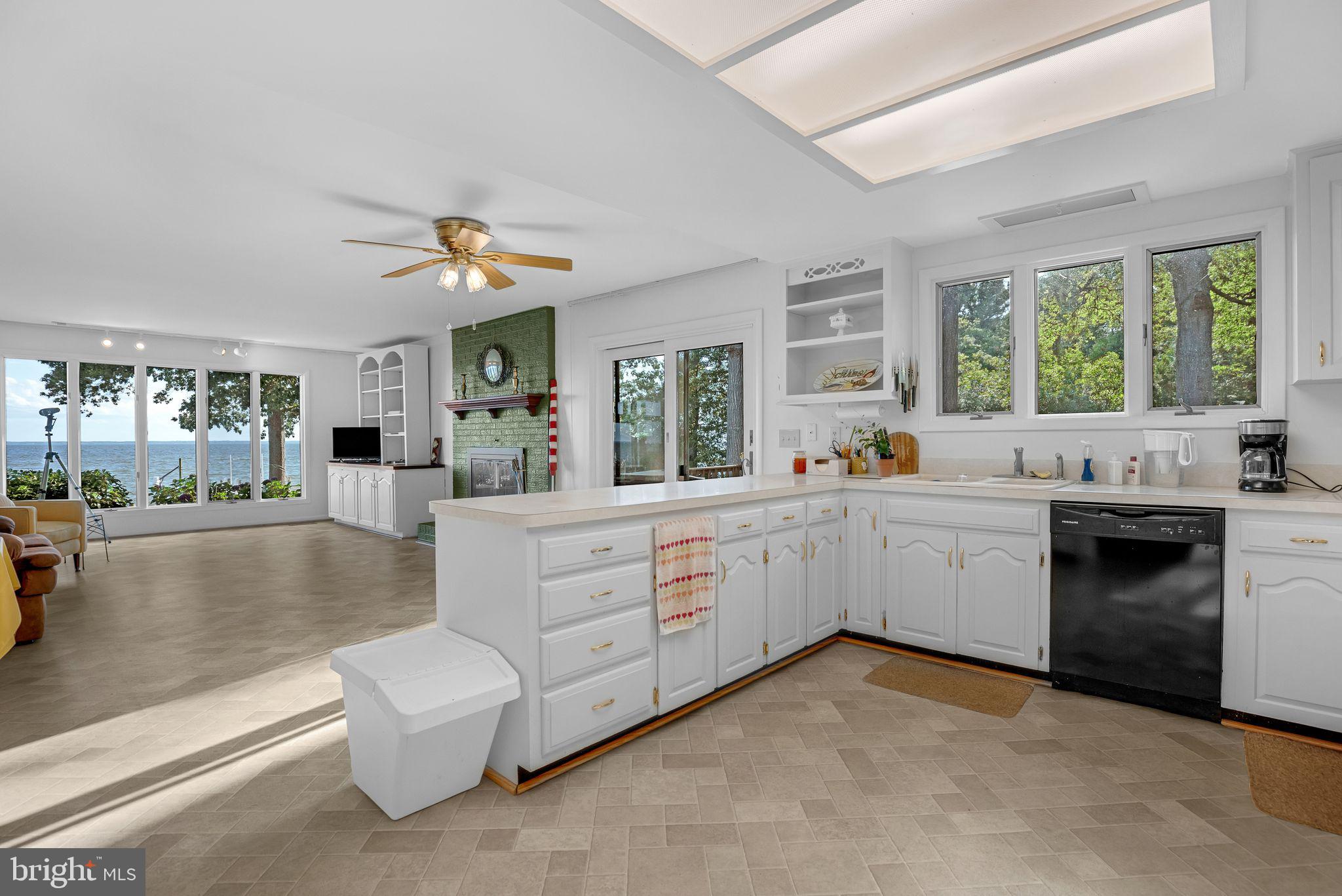 RIVERSIDE - Residential