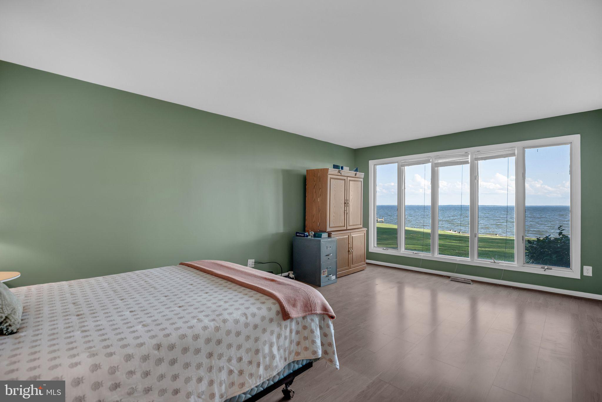 RIVERSIDE - Residential