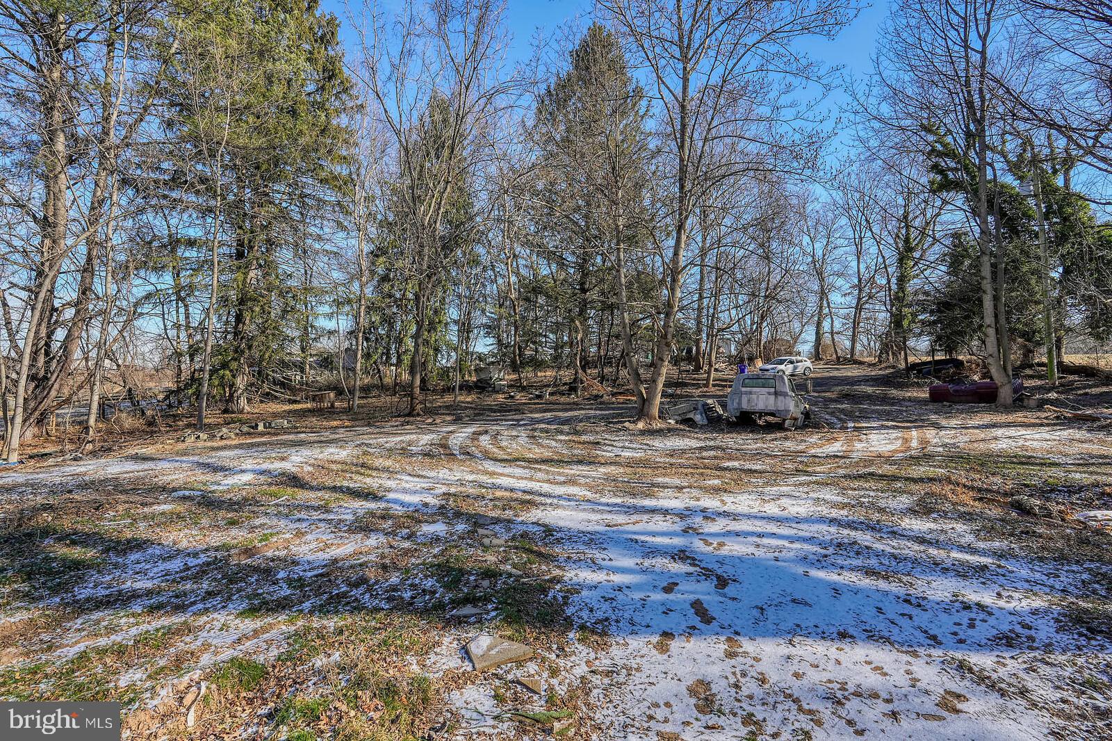 COLESVILLE OUTSIDE - Land