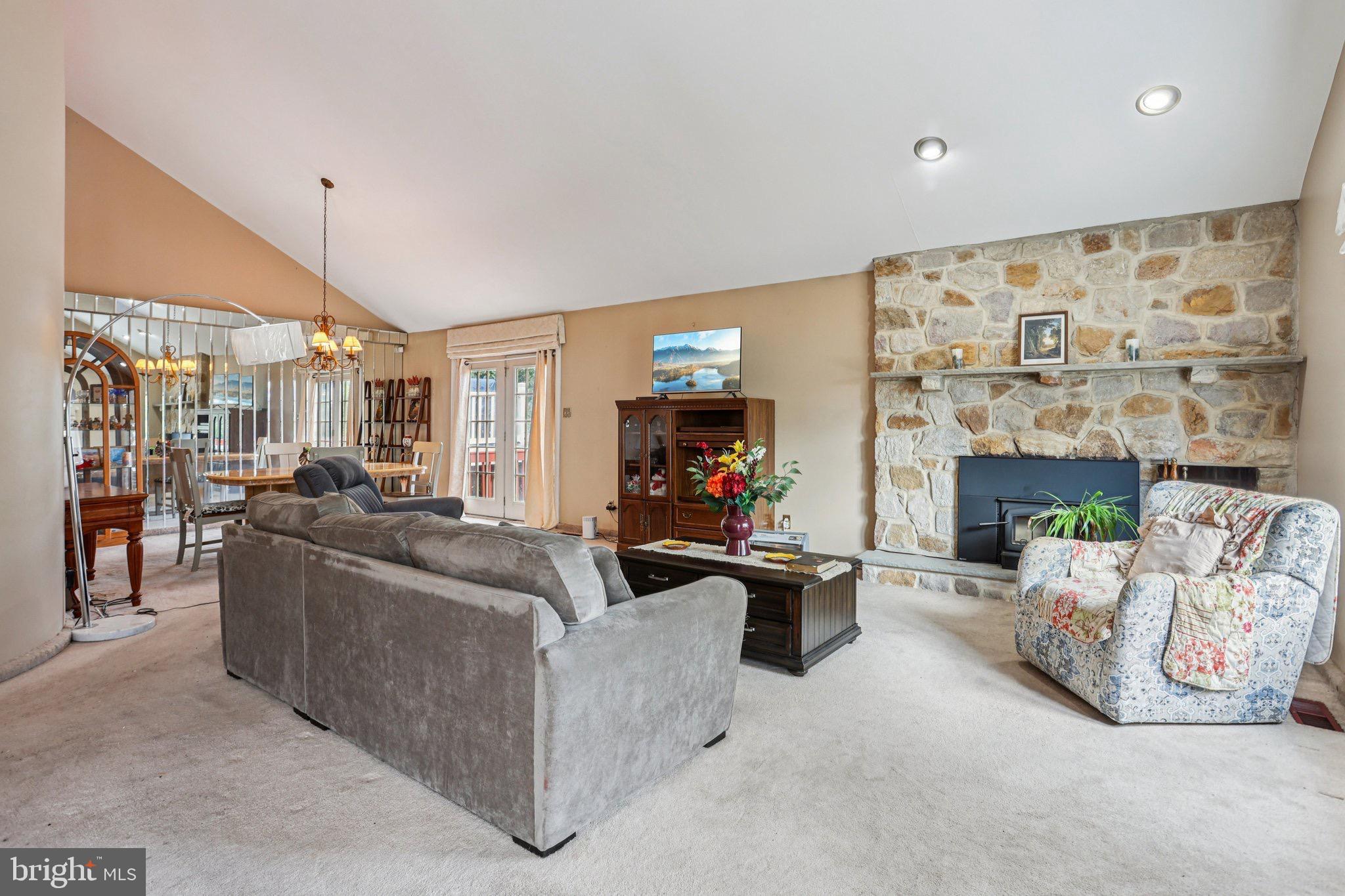 LUKENS ESTATE - Residential