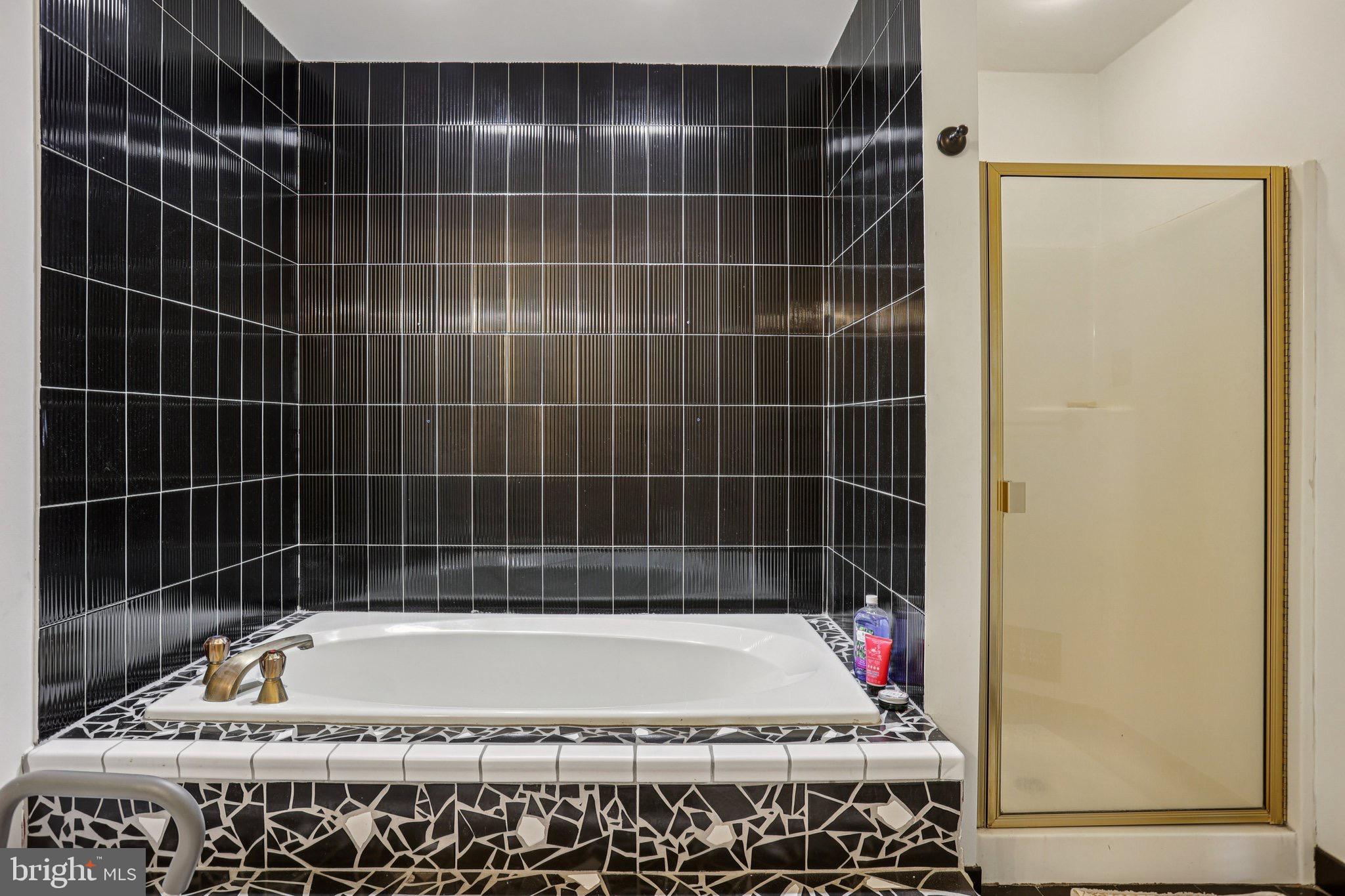 LUKENS ESTATE - Residential