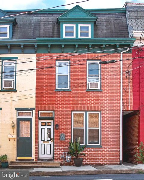 Photo of 908 HOUSTON ST, COLUMBIA, PA 17512 (MLS # PALA2038958)