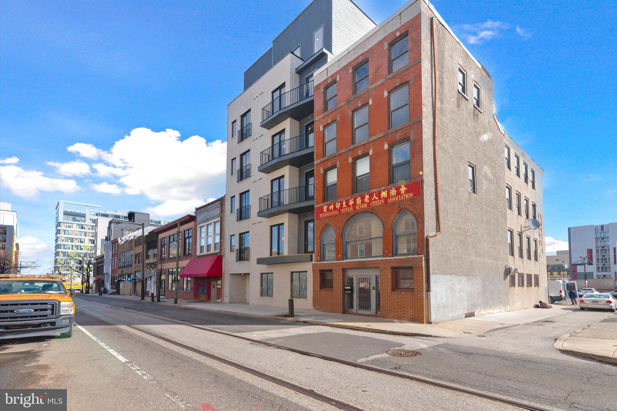 225 N 12TH STREET 402