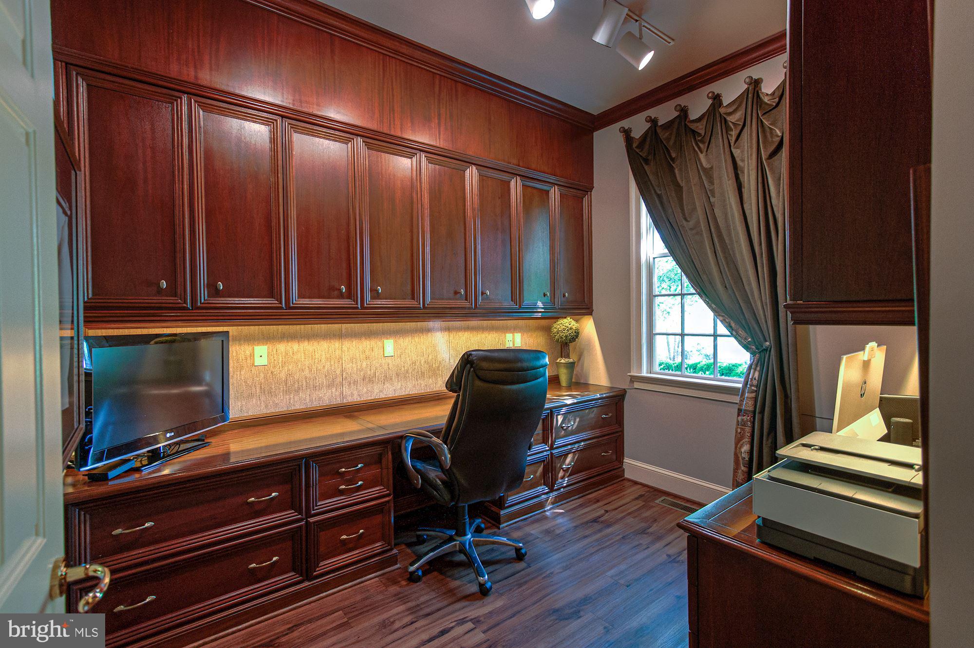 DARNESTOWN OUTSIDE - Residential