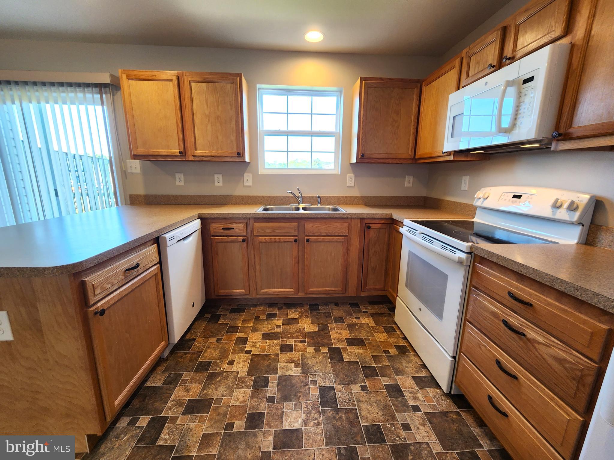 INWOOD VILLAGE - Residential