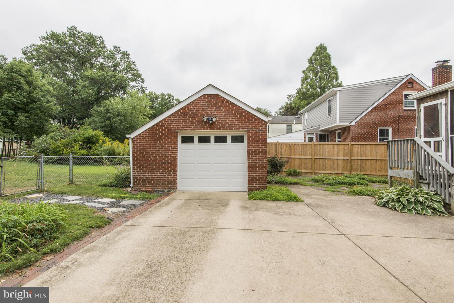 BERKSHIRE OAKWOOD - Residential