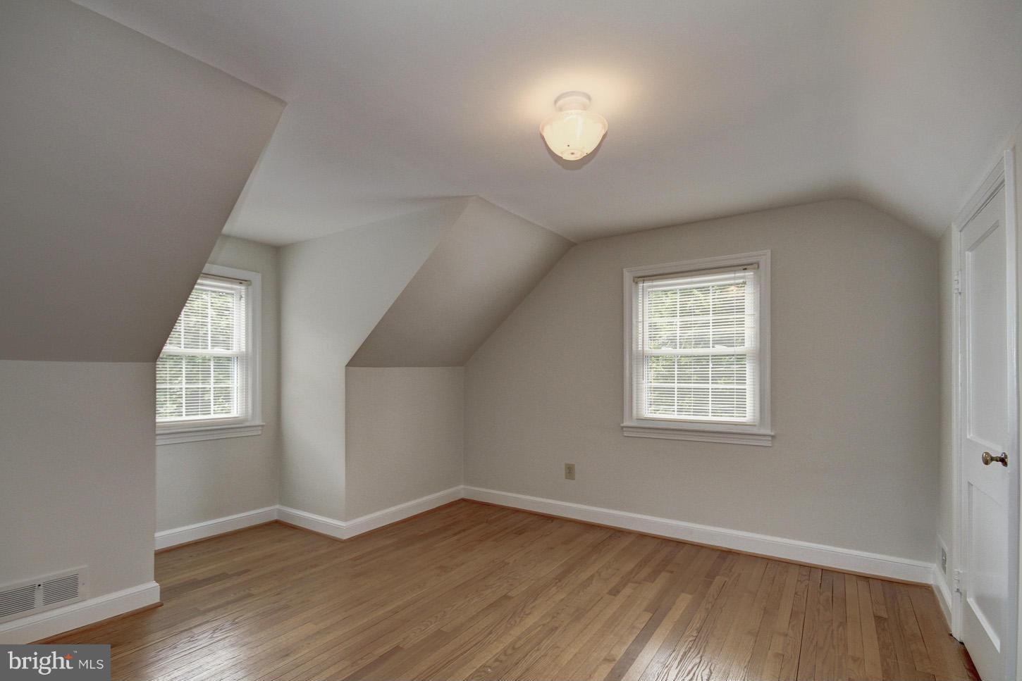 BERKSHIRE OAKWOOD - Residential