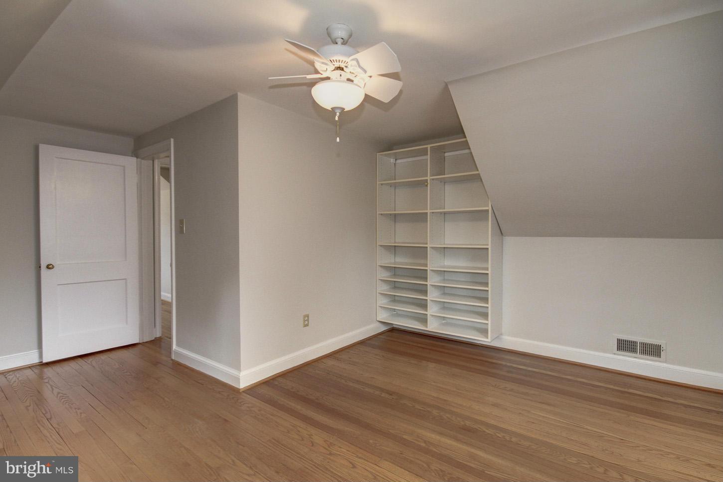 BERKSHIRE OAKWOOD - Residential