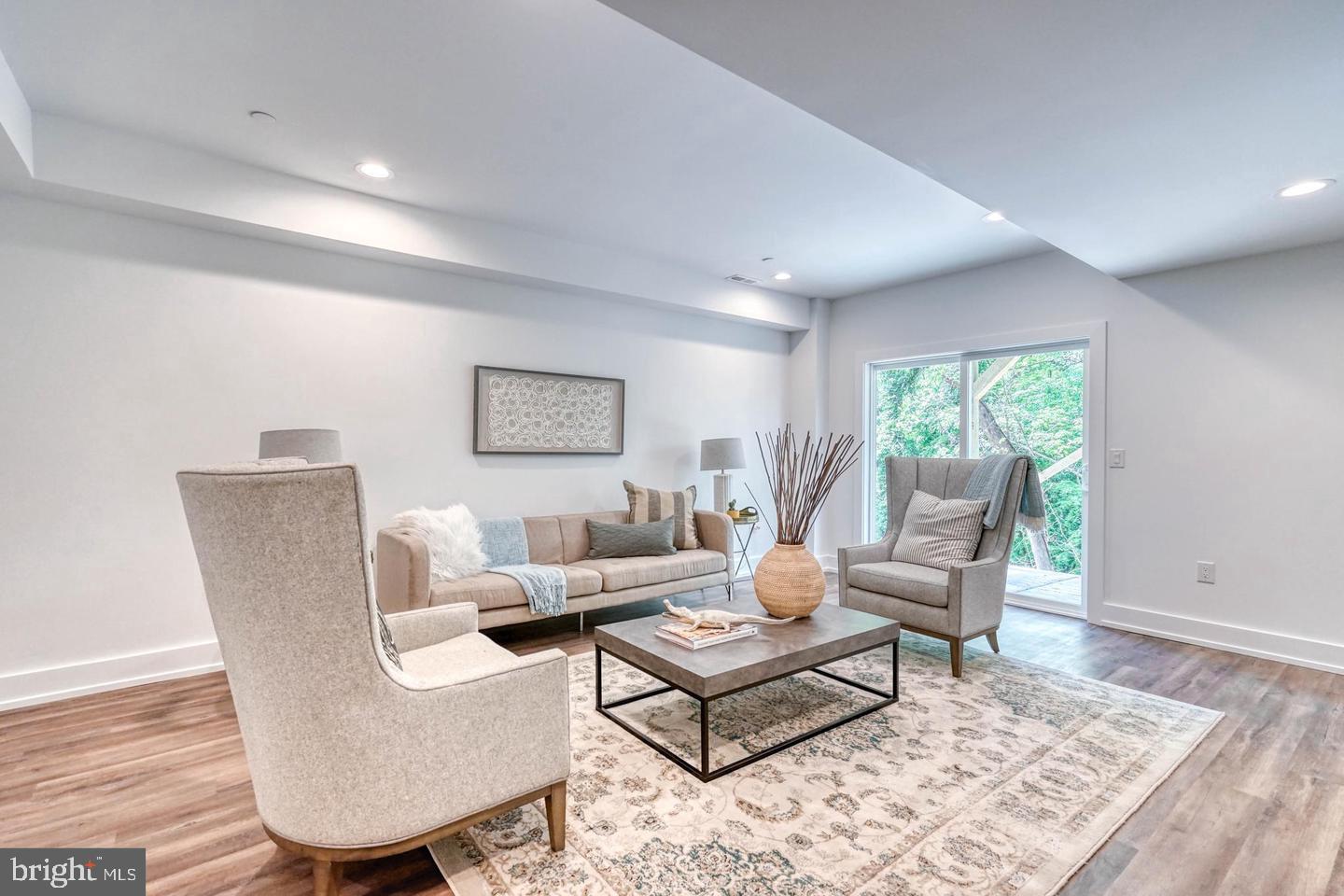 ROXBOROUGH - Residential