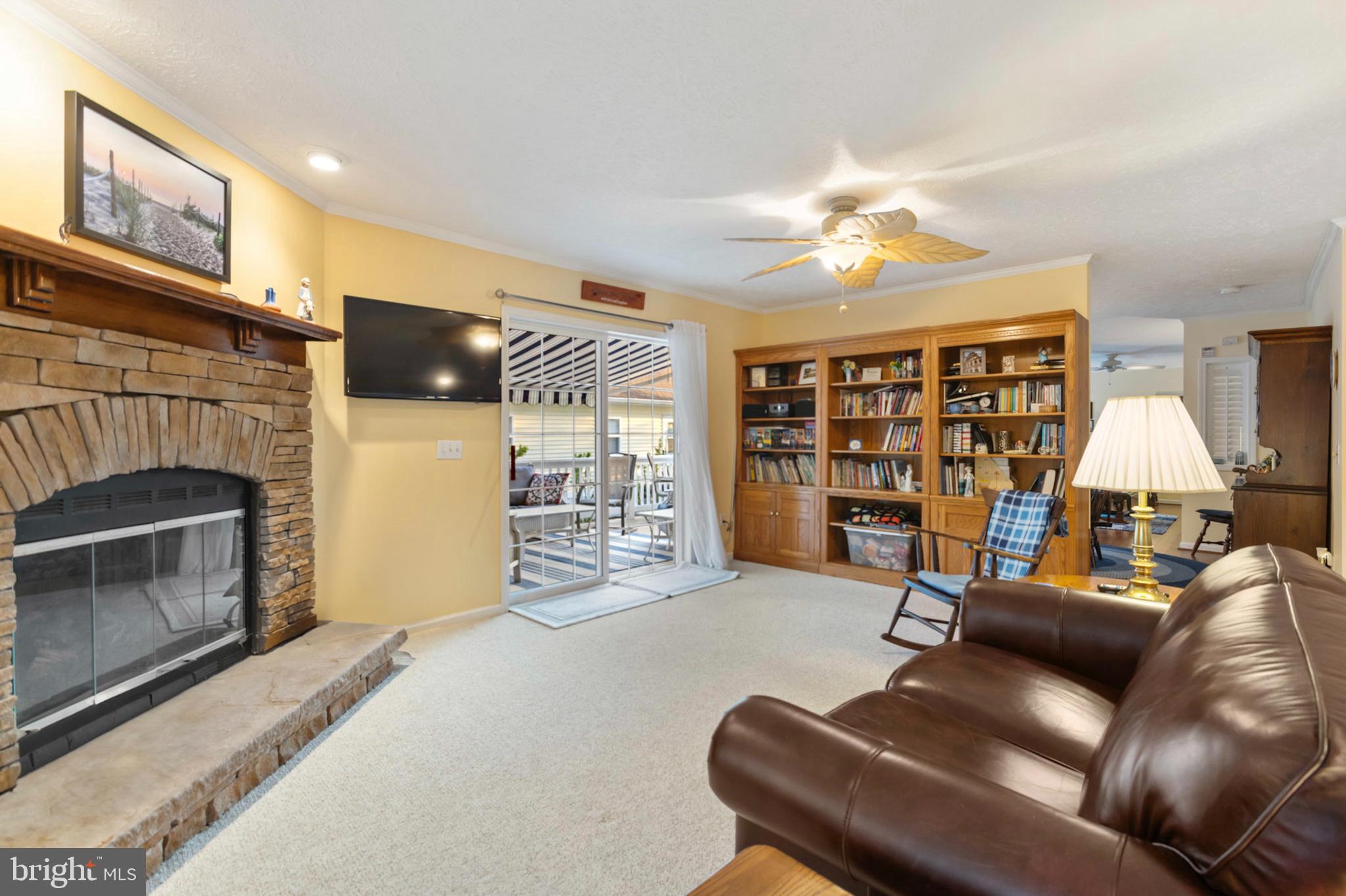 ANGOLA BEACH - Residential