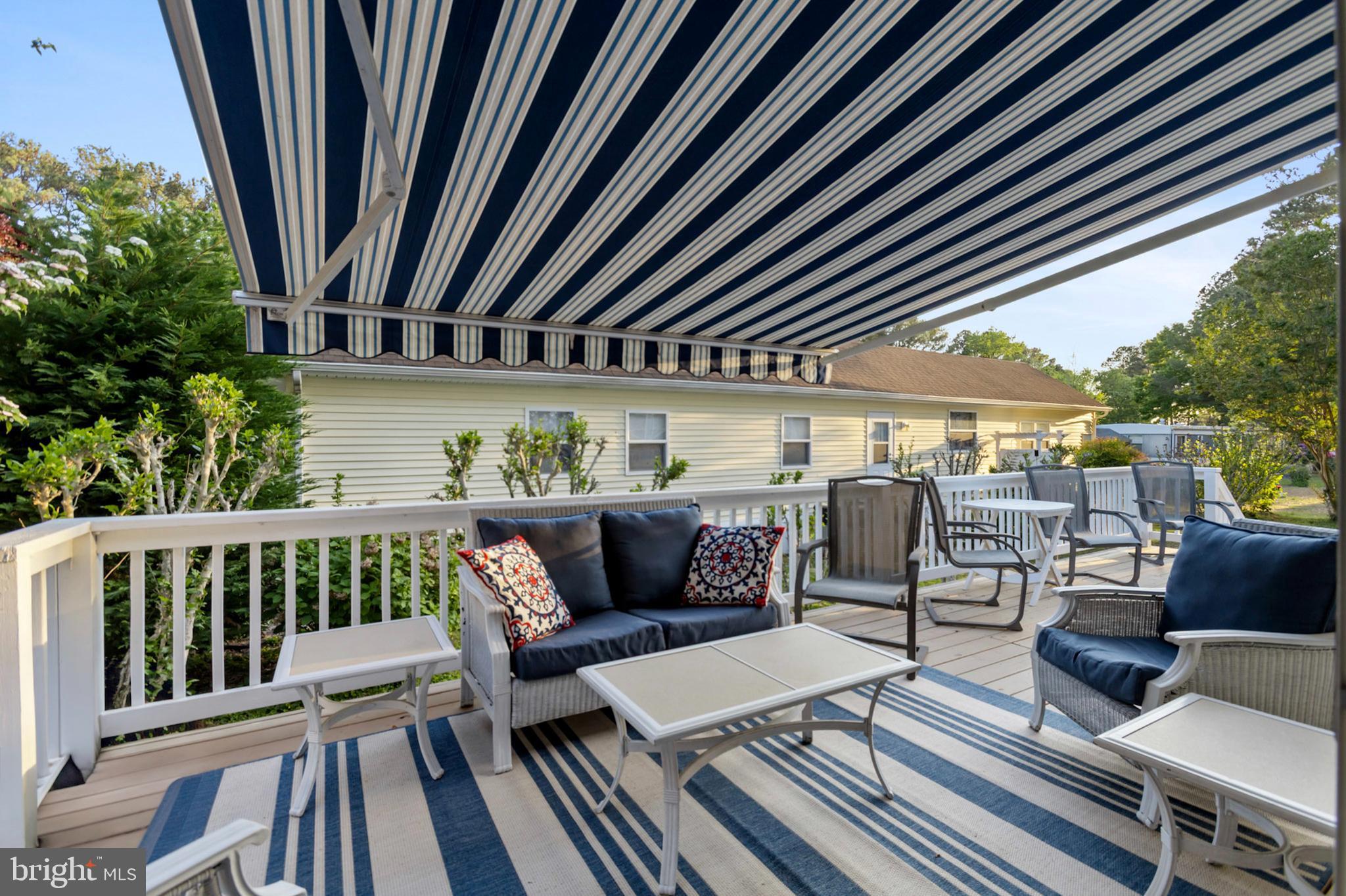 ANGOLA BEACH - Residential