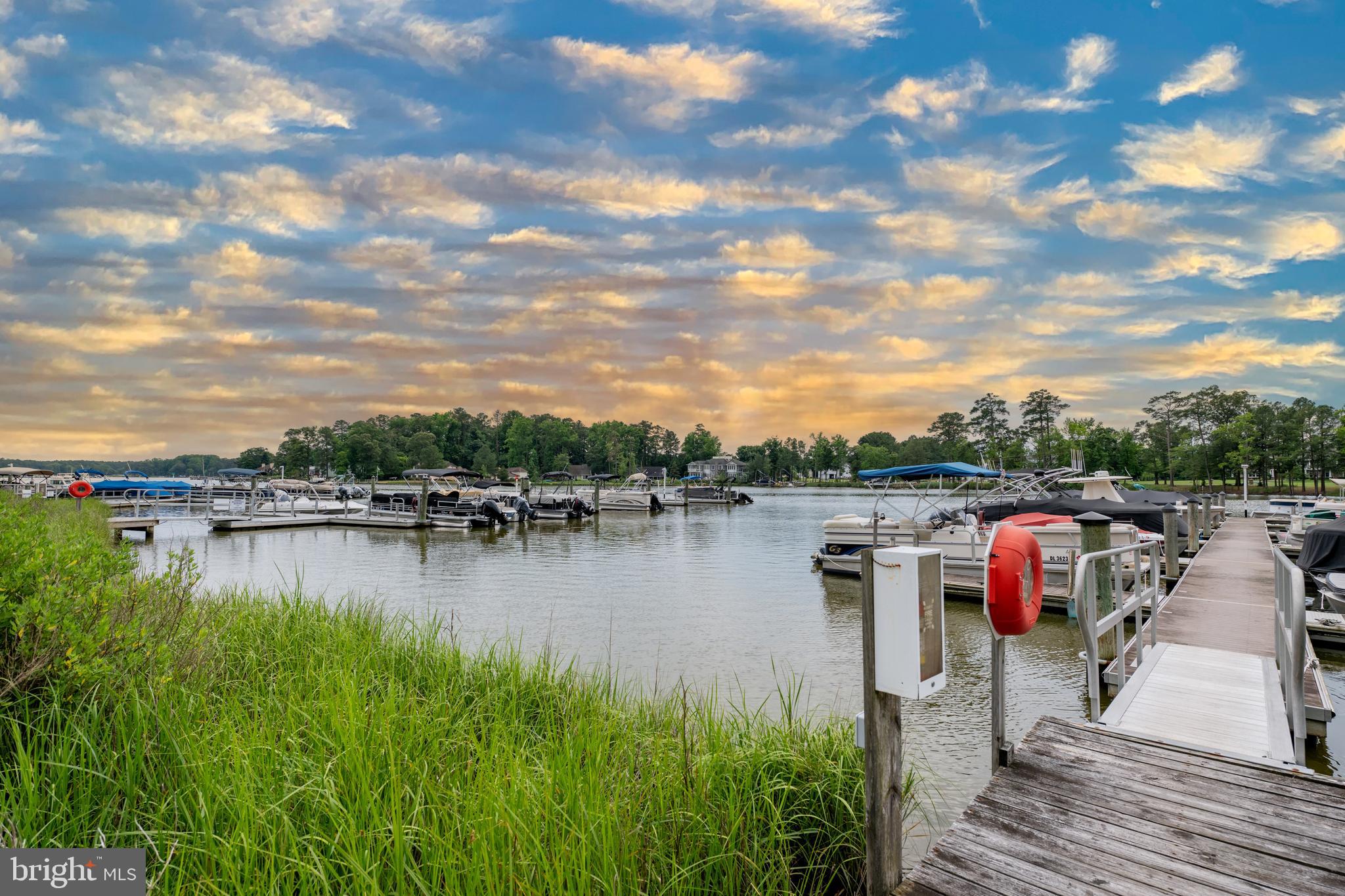 ANGOLA BEACH - Residential