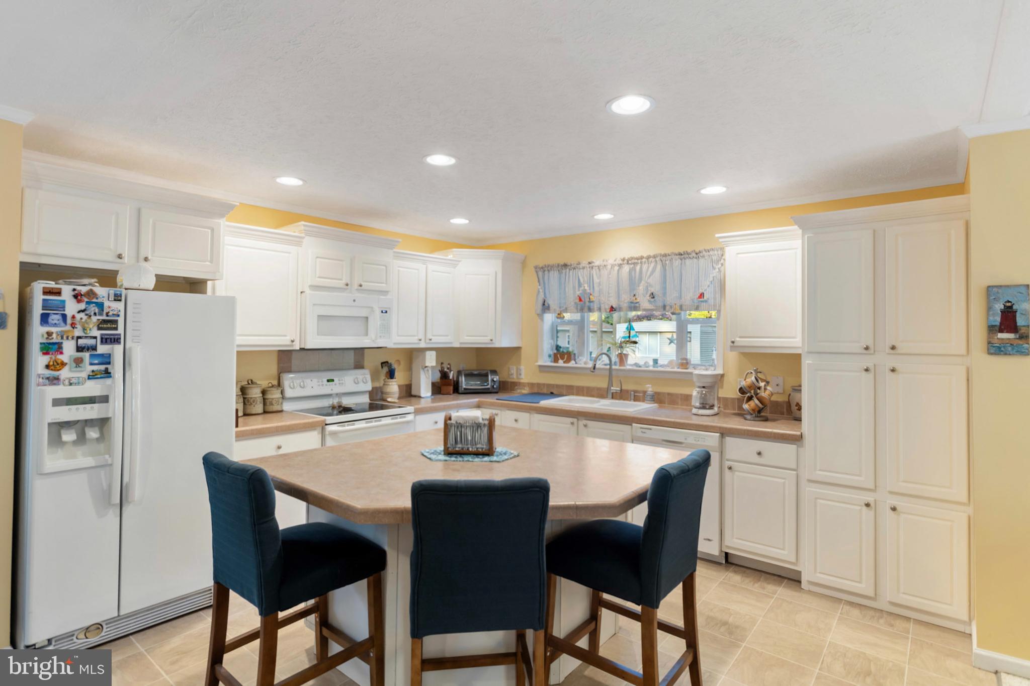 ANGOLA BEACH - Residential