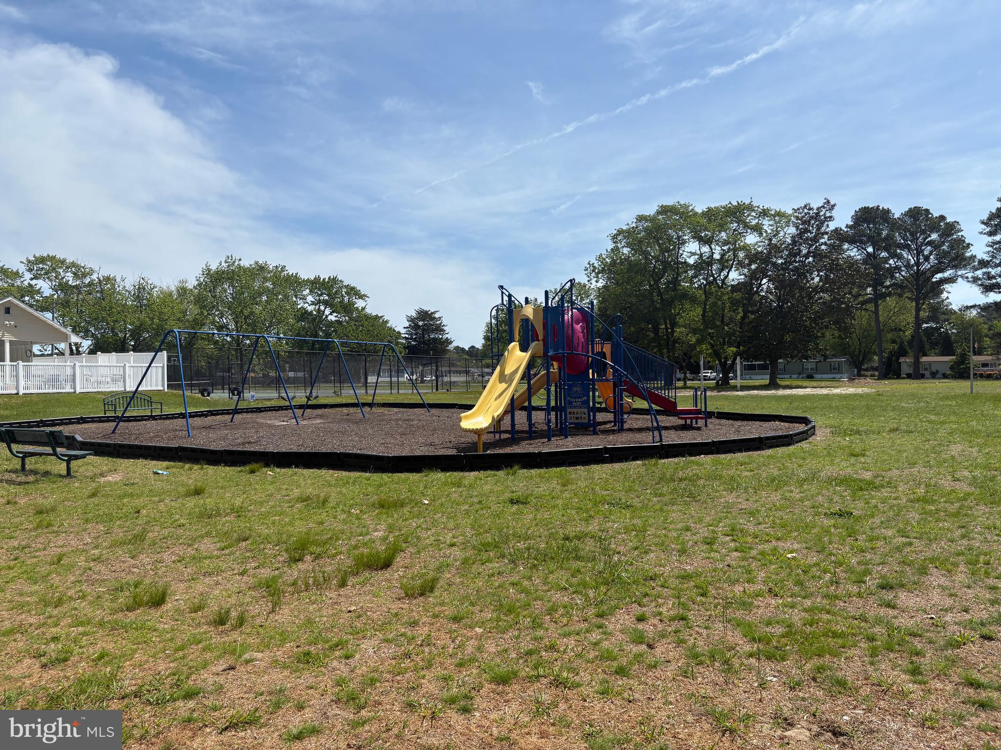 ANGOLA BEACH - Residential