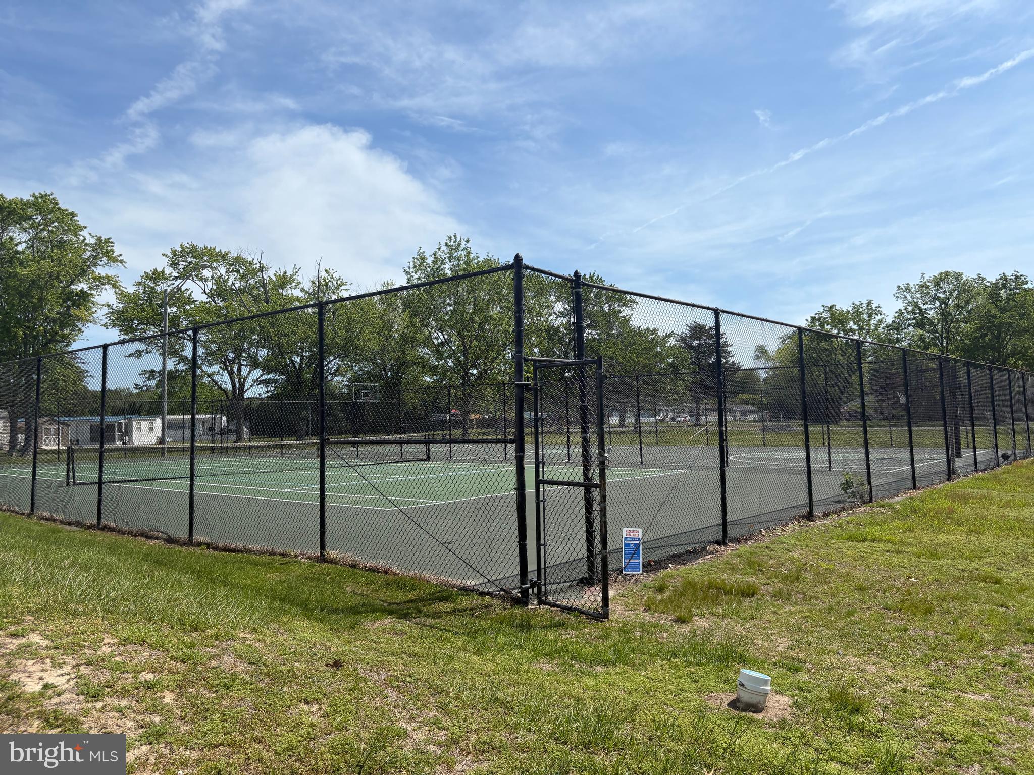 ANGOLA BEACH - Residential