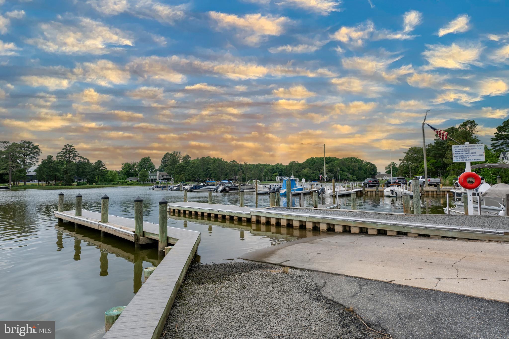ANGOLA BEACH - Residential