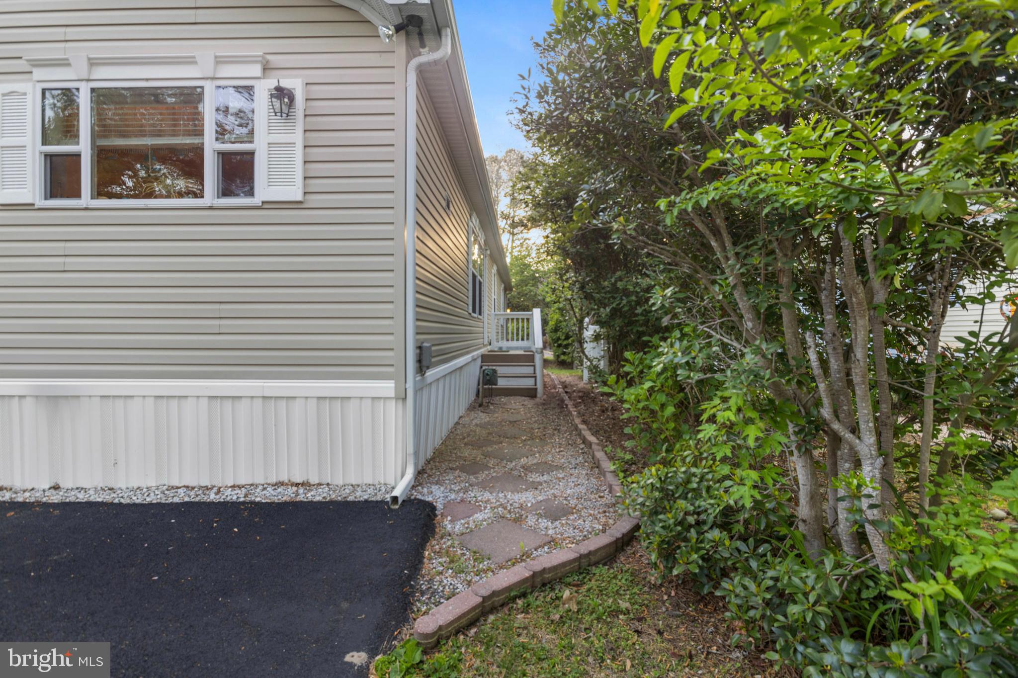 ANGOLA BEACH - Residential