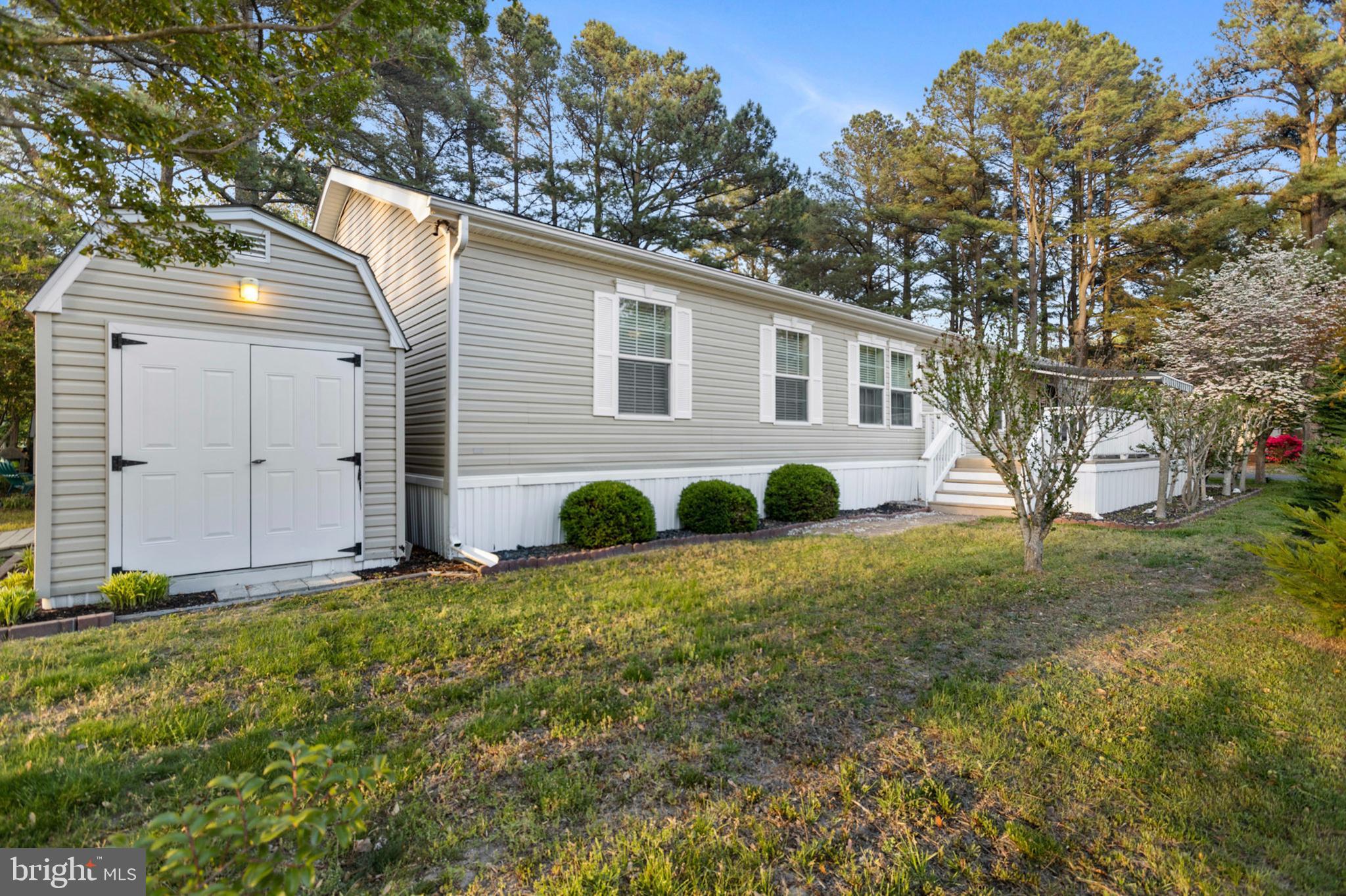 ANGOLA BEACH - Residential