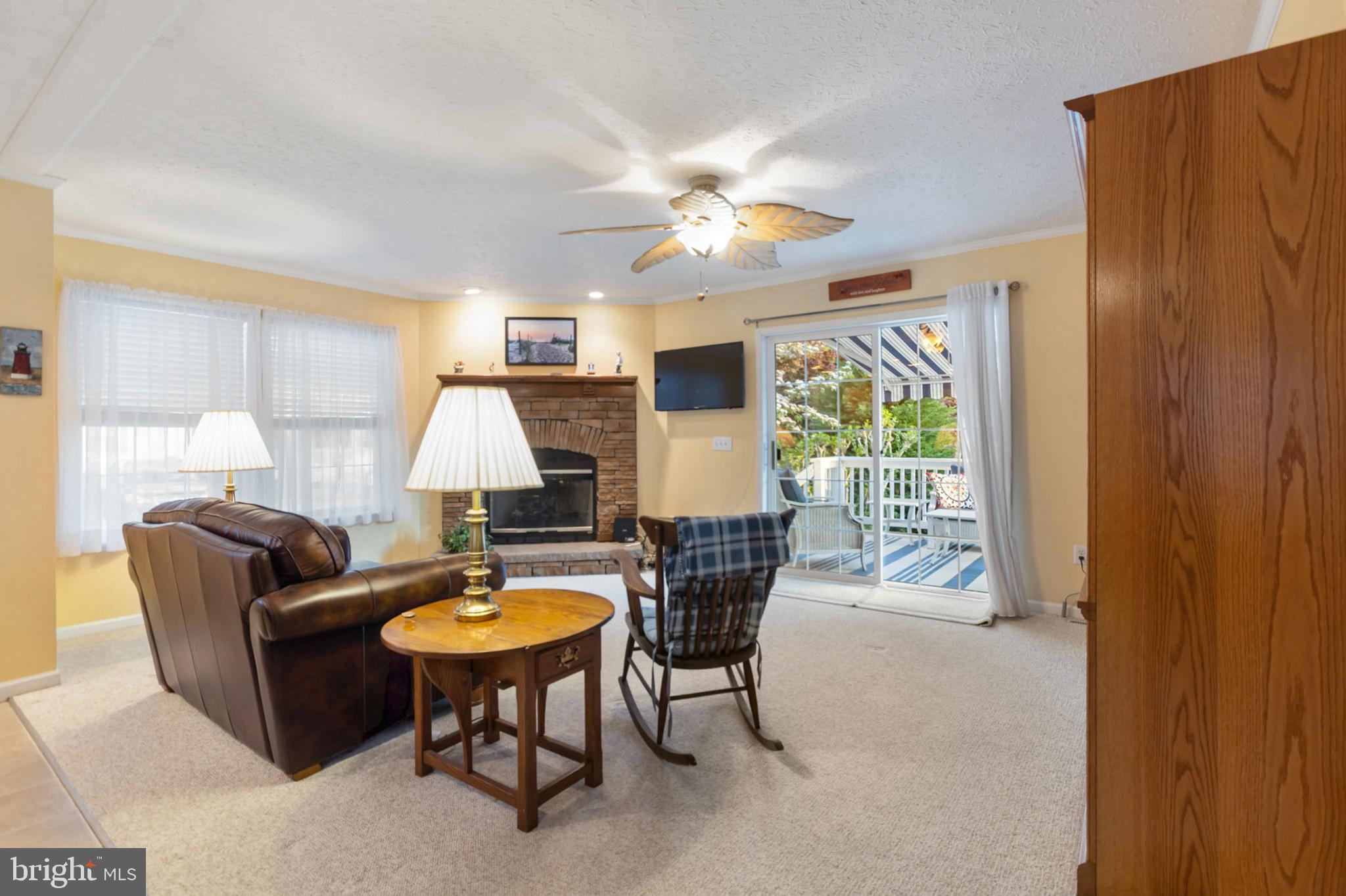 ANGOLA BEACH - Residential