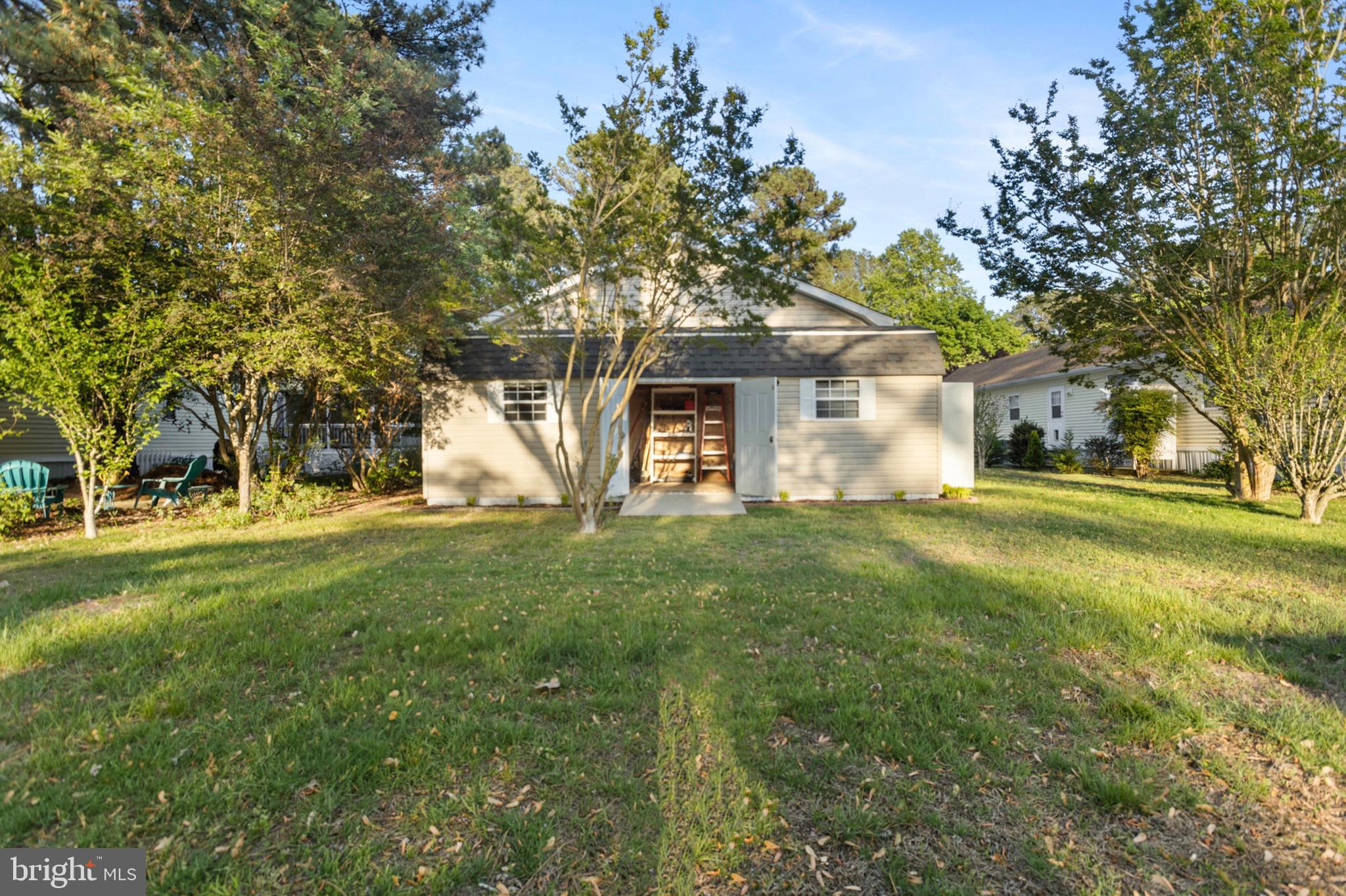 ANGOLA BEACH - Residential