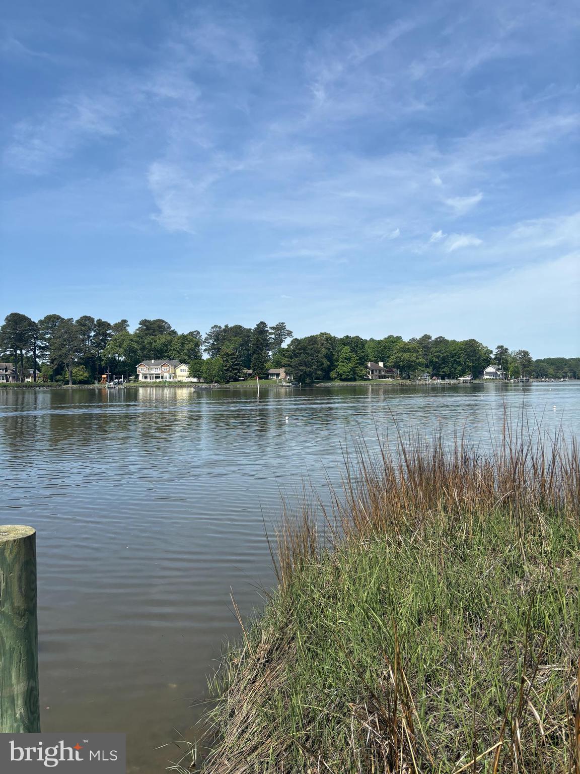 ANGOLA BEACH - Residential