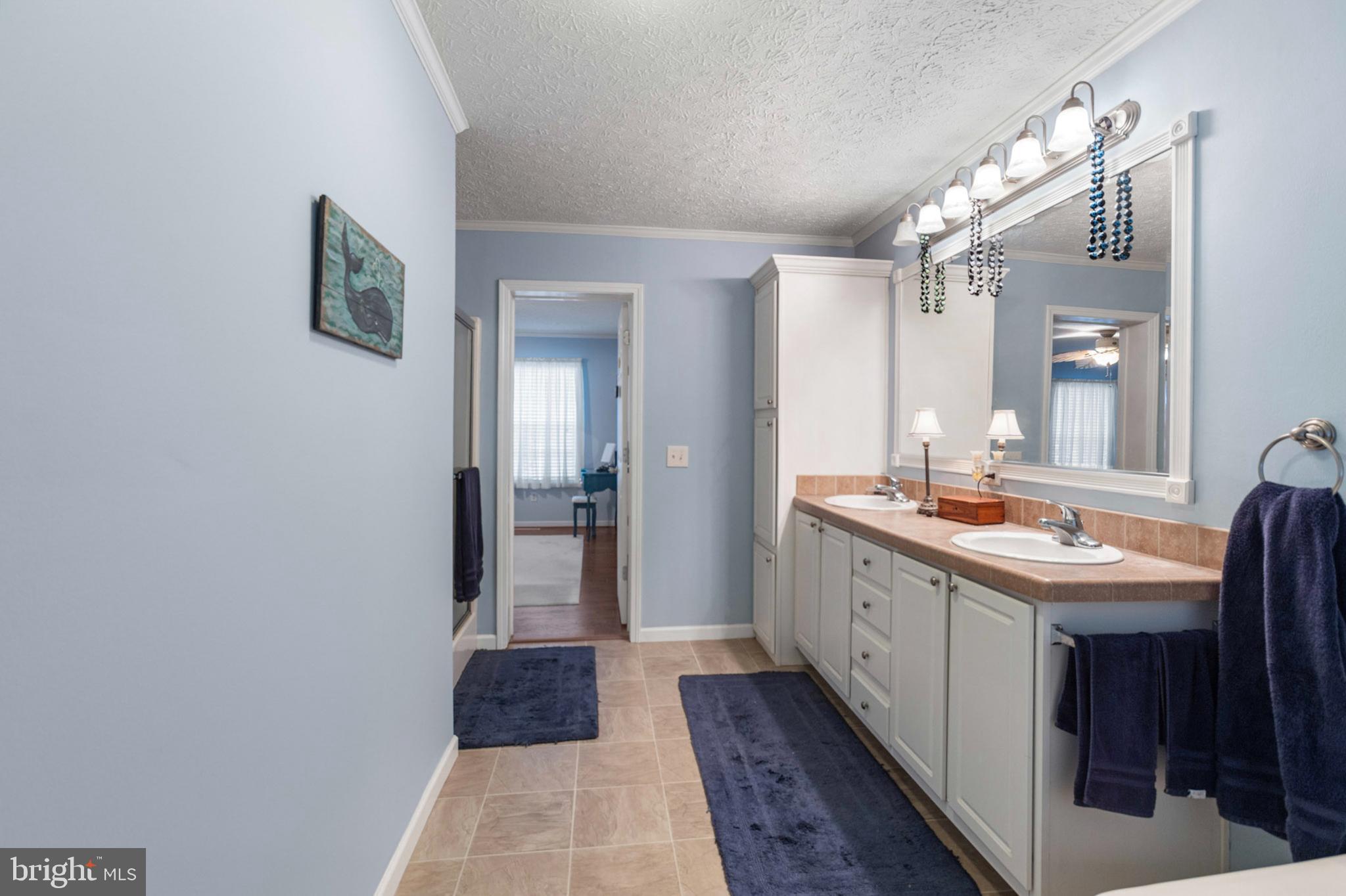 ANGOLA BEACH - Residential