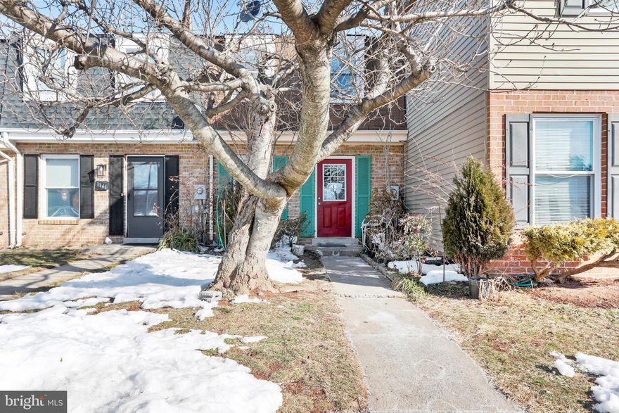 Perfectly located and full of potential, this cozy home offers a comfortable living space with endless opportunities to add your own personal style. The fully fenced yard provides a great outdoor retreat, whether you’re entertaining, relaxing, or letting pets roam freely. With ample parking throughout the area and easy access to nearby parks and recreation spaces, convenience meets lifestyle here. Just minutes from multiple shopping centers, restaurants, and daily essentials, this home is a fantastic opportunity in a highly desirable location.