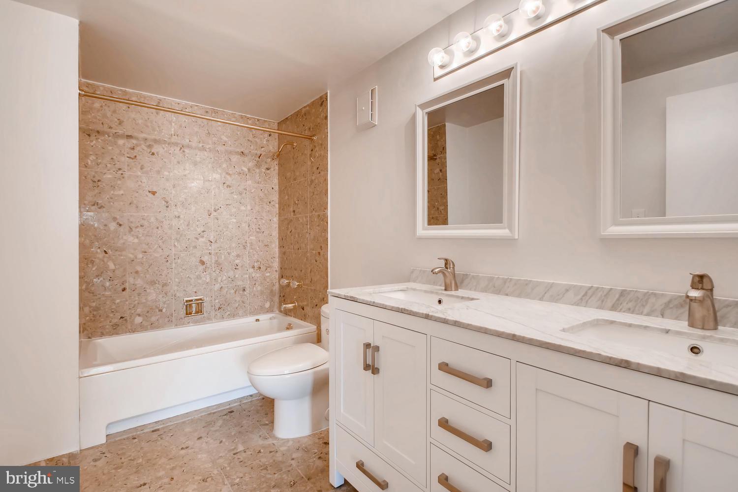 HARBOR EAST - Residential