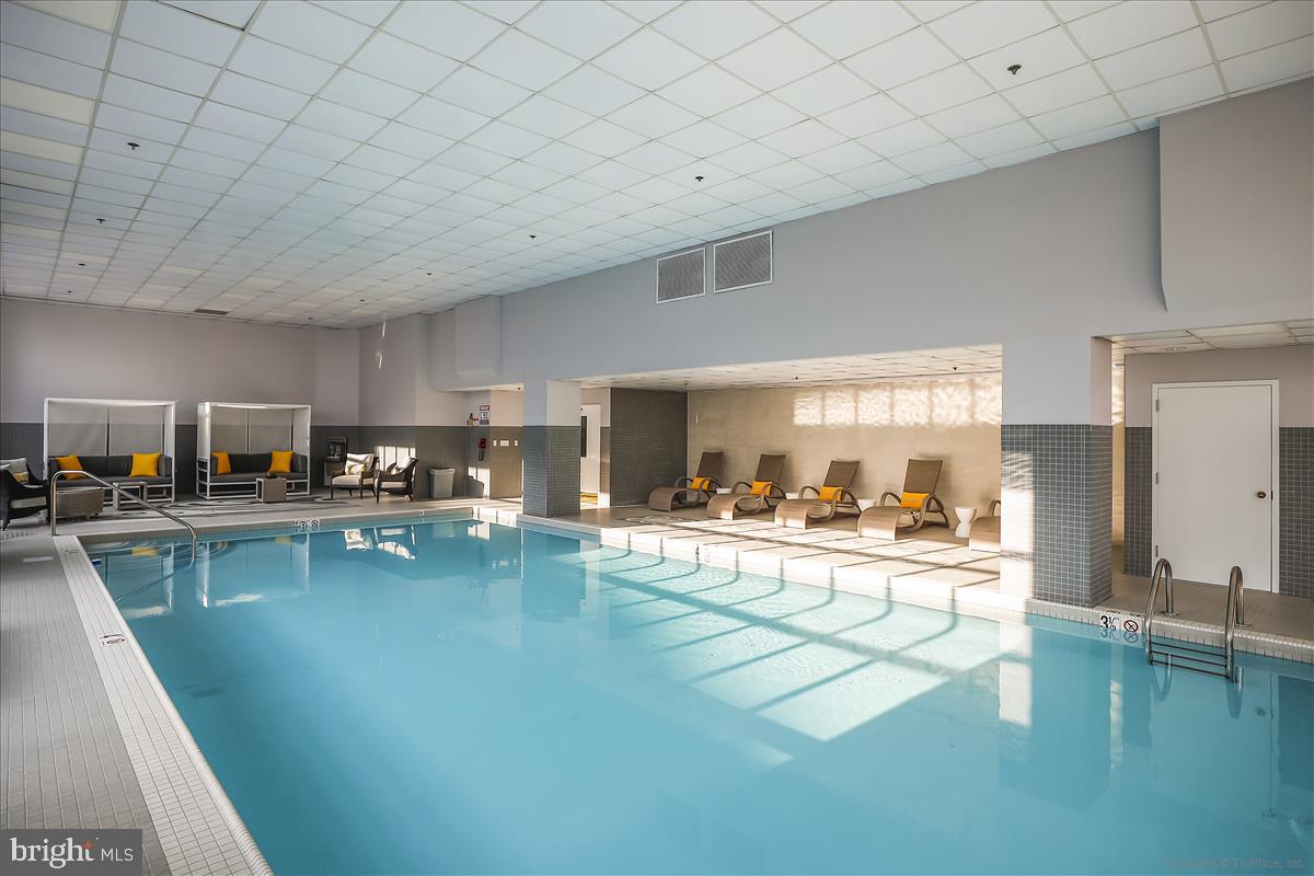 HARBOR EAST - Residential