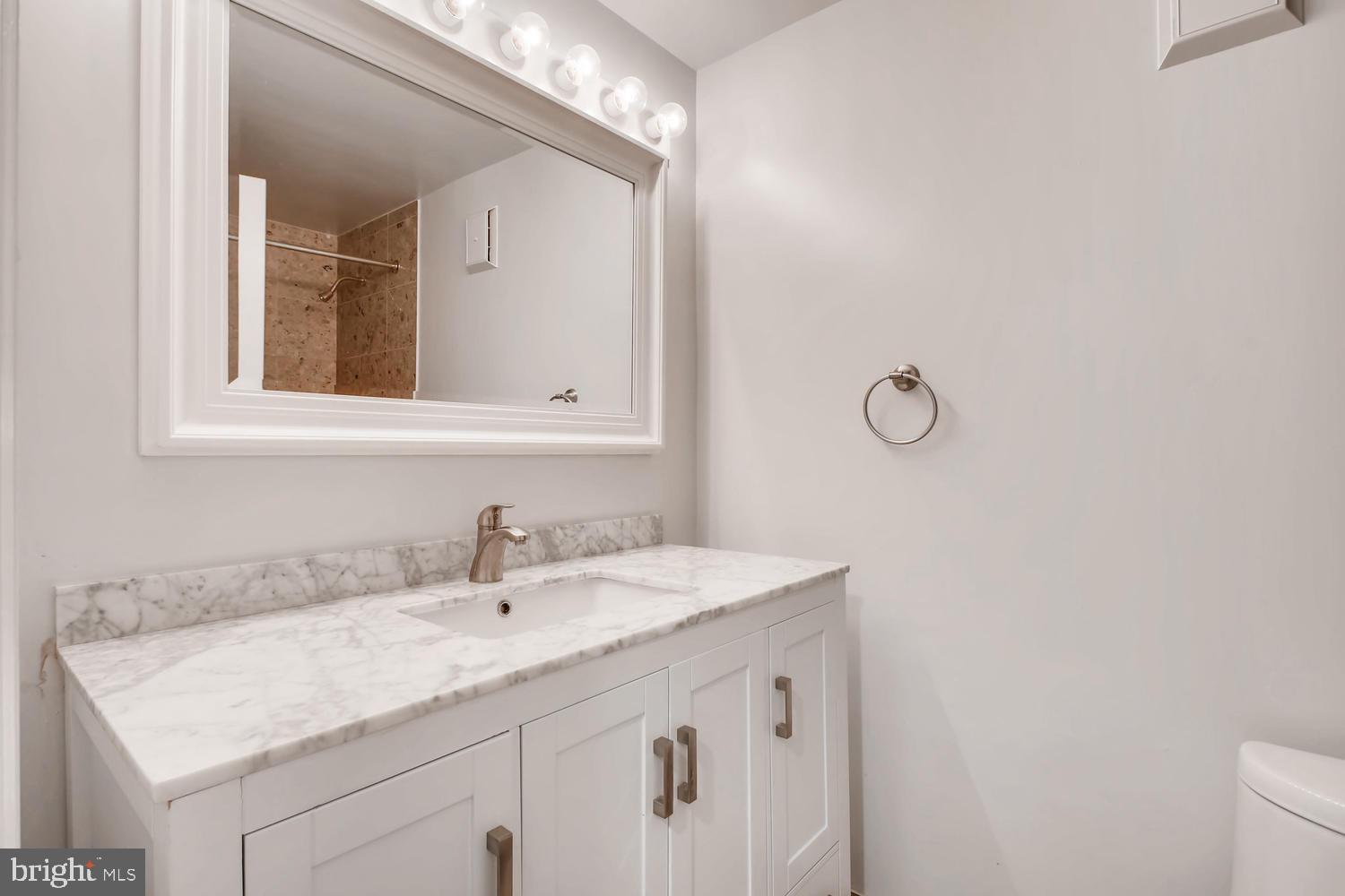 HARBOR EAST - Residential