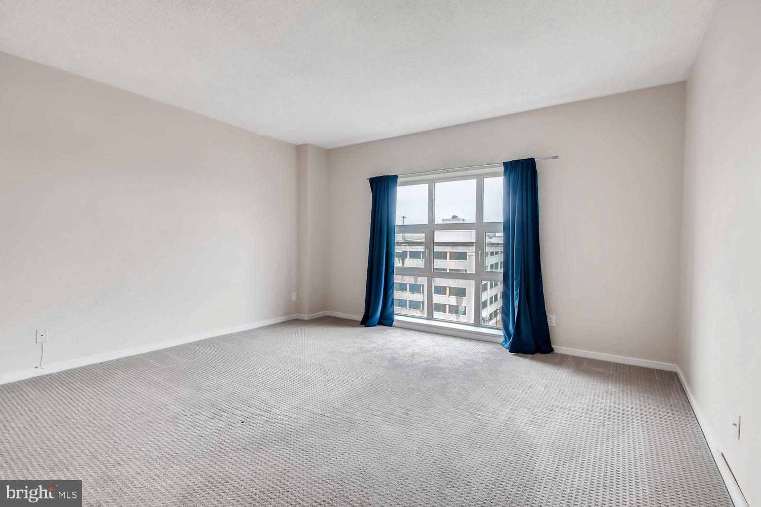 HARBOR EAST - Residential