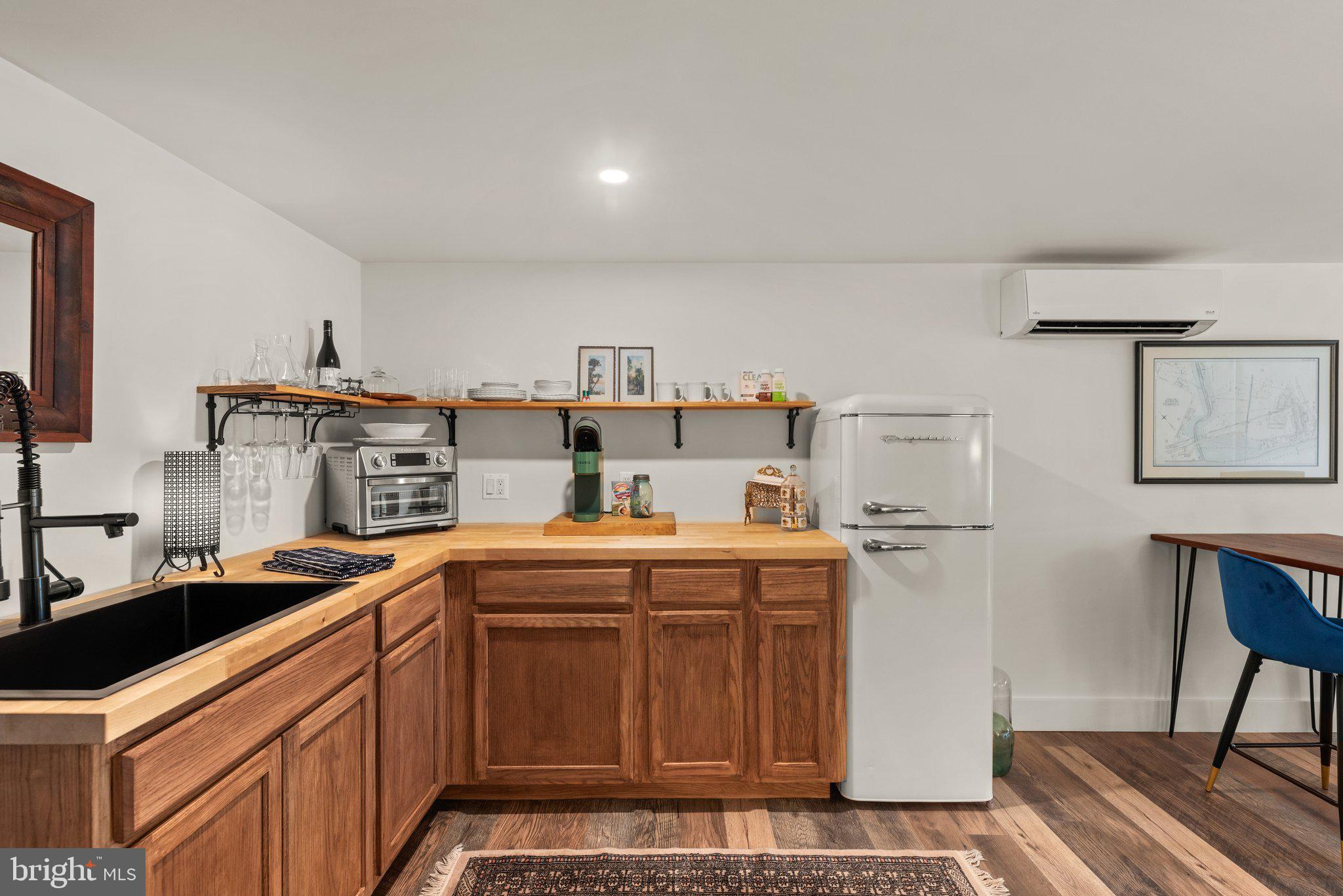 LOWER MAGOTHY BEACH - Residential