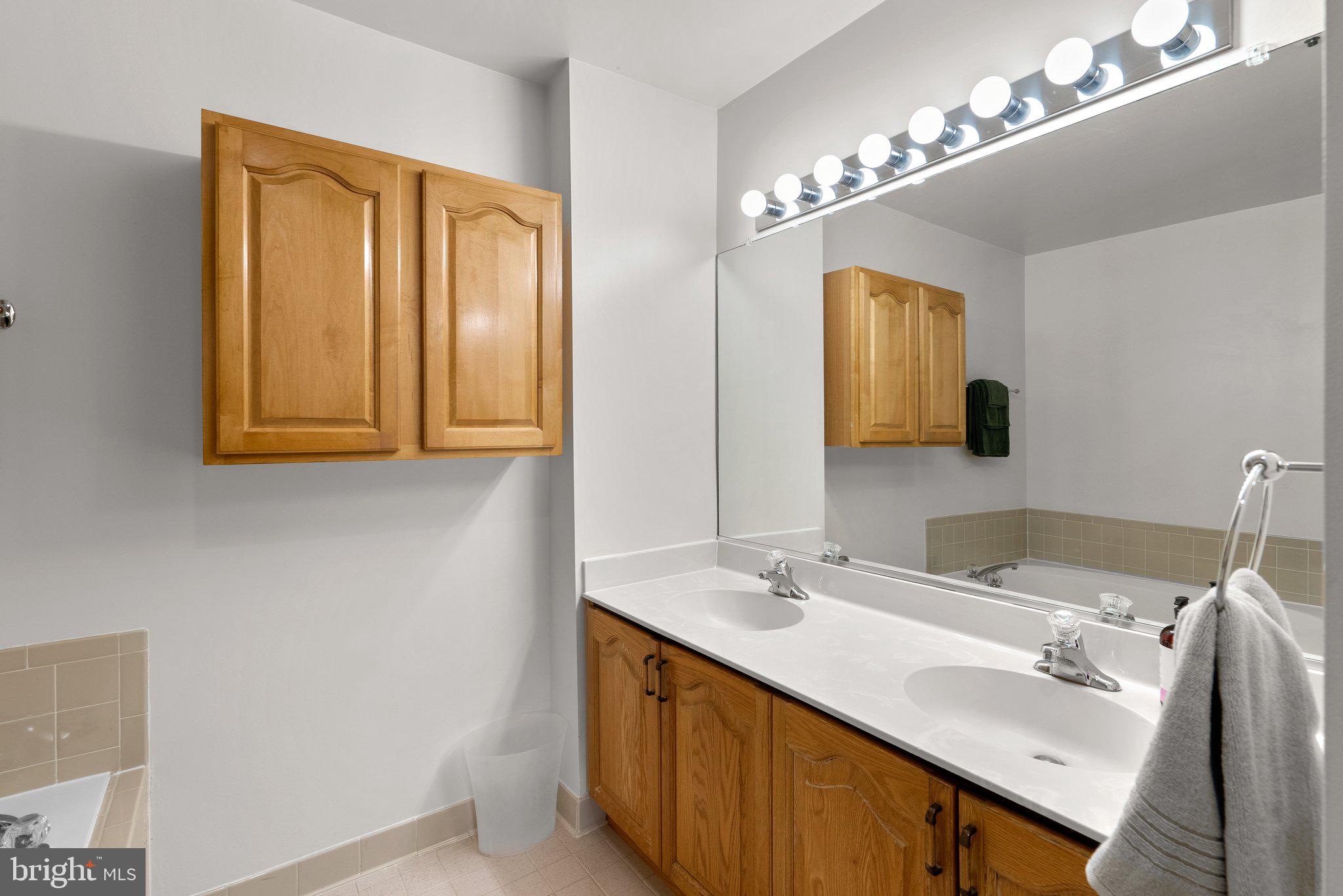 HALLOWELL - Residential