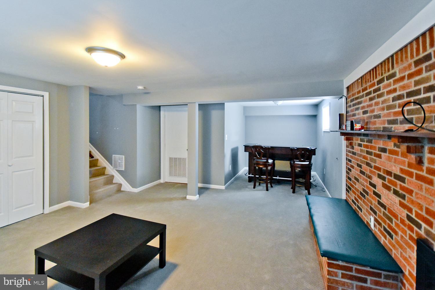 WATERFORD - Residential Lease