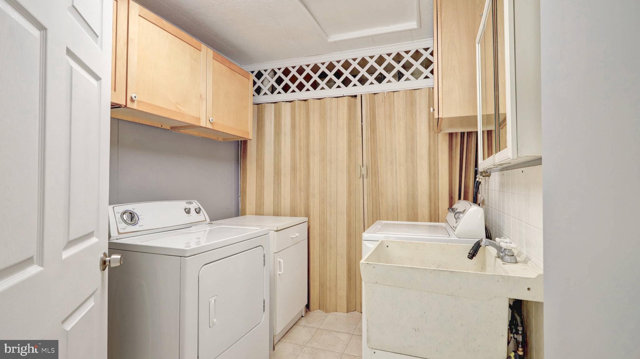 ROCKLAND - Residential