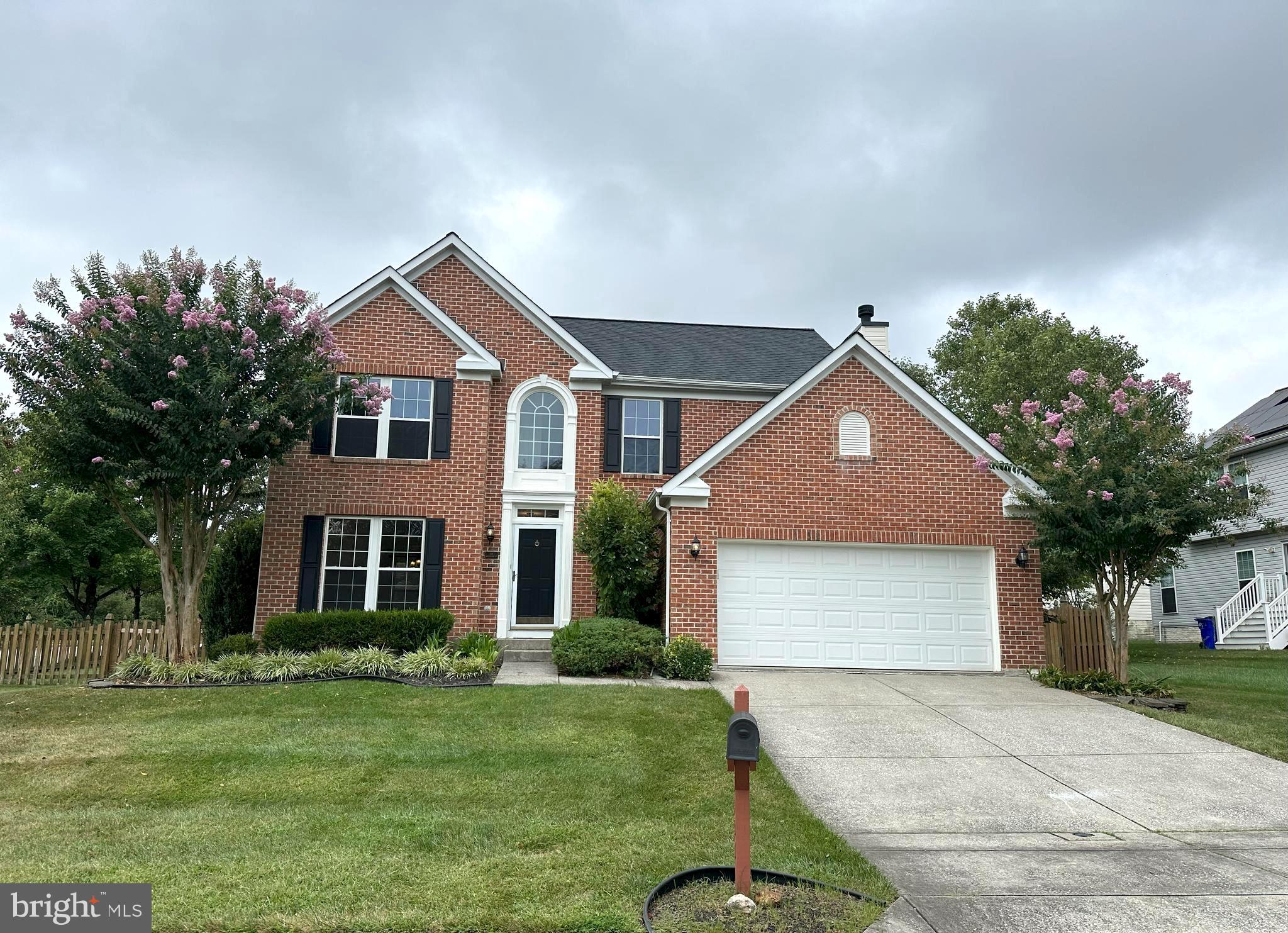 LYNDWOOD MANOR - Residential Lease