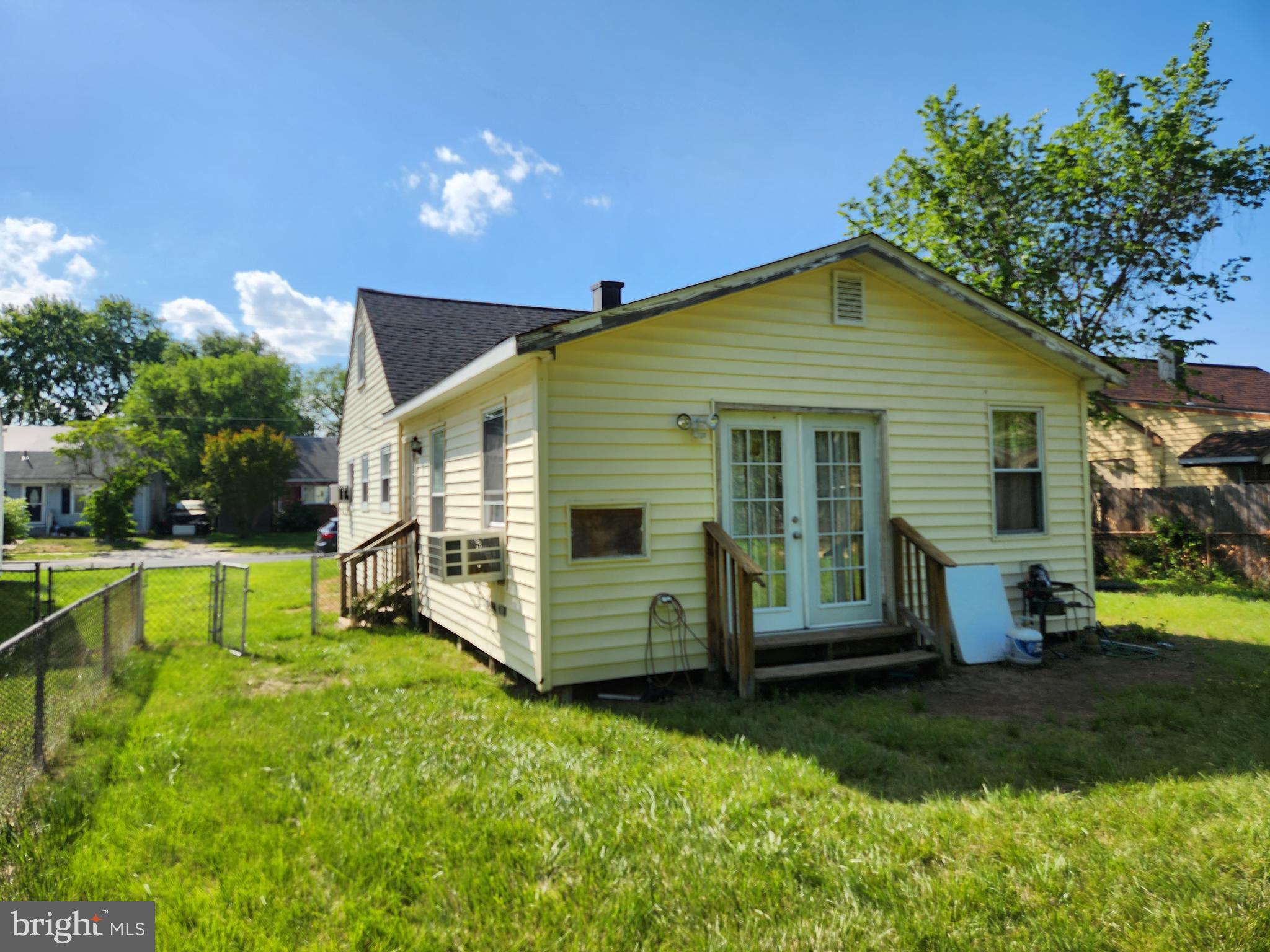 NORTH FORESTVILLE - Residential