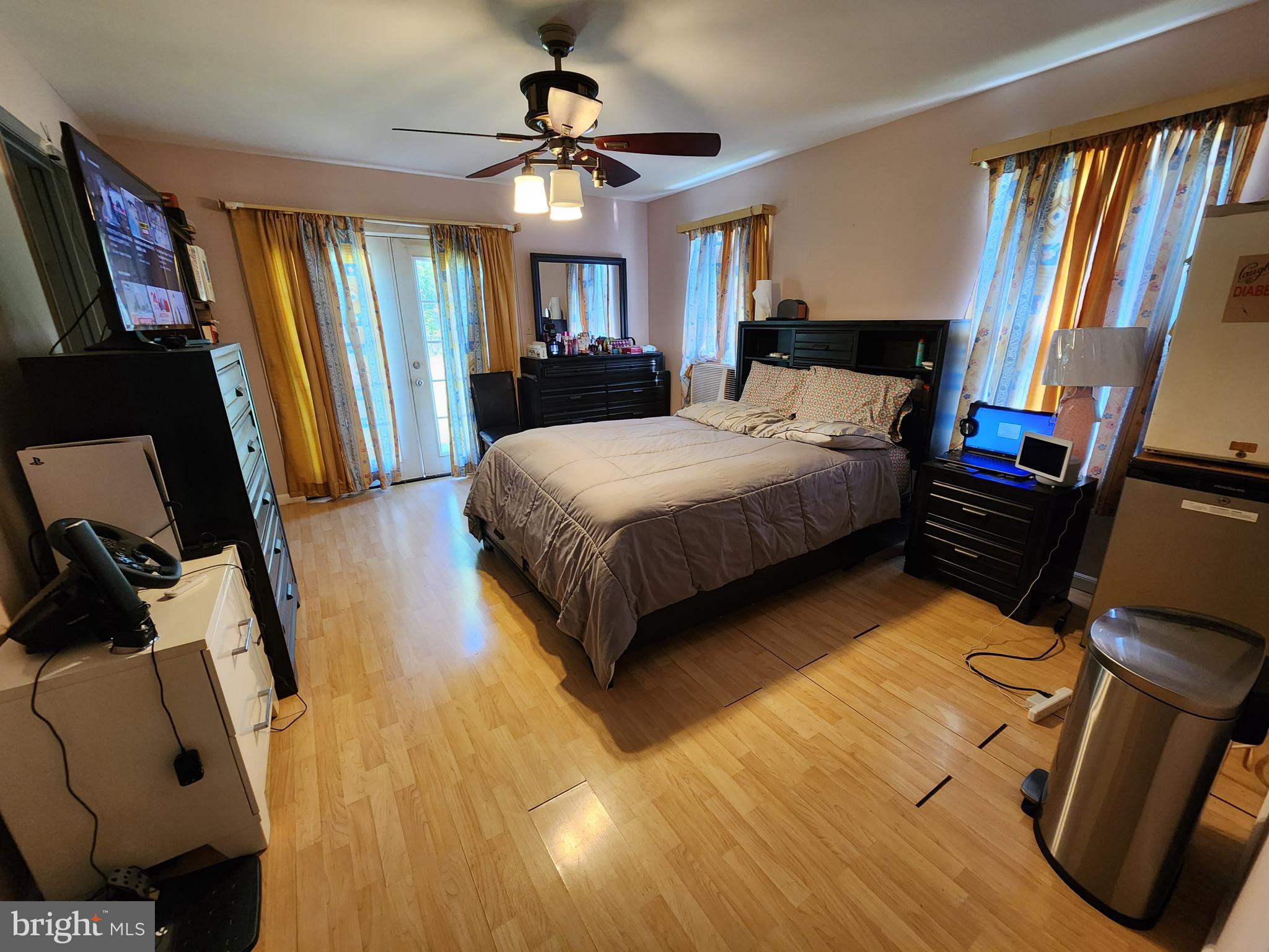 NORTH FORESTVILLE - Residential