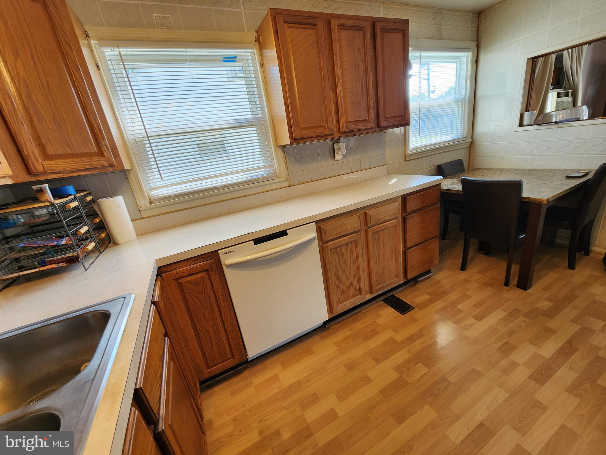 NORTH FORESTVILLE - Residential