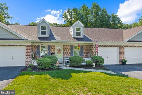 Photo of 73 Timber Villa, ELIZABETHTOWN, PA 17022 (MLS # PALA2055376)