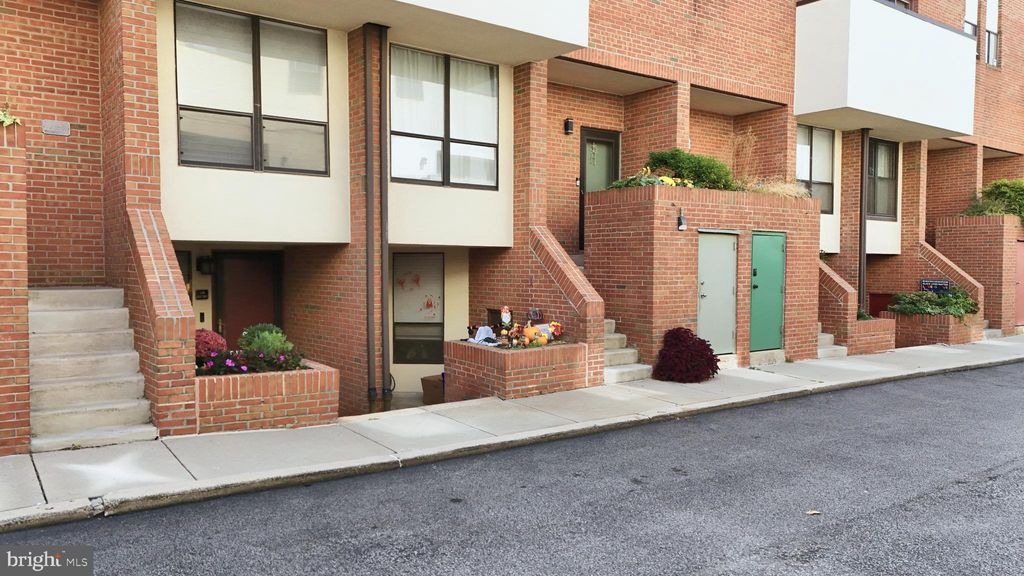 Photo of 2033 - 49 Arch Street #DR5L, PHILADELPHIA, PA 19103 (MLS # PAPH2551656)