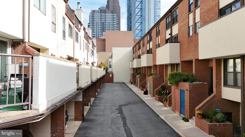 Photo of 2033 - 49 Arch Street #DR5L, PHILADELPHIA, PA 19103 (MLS # PAPH2551656)