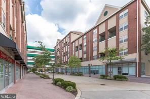 6141 MAIN ST PIAZZA 6141