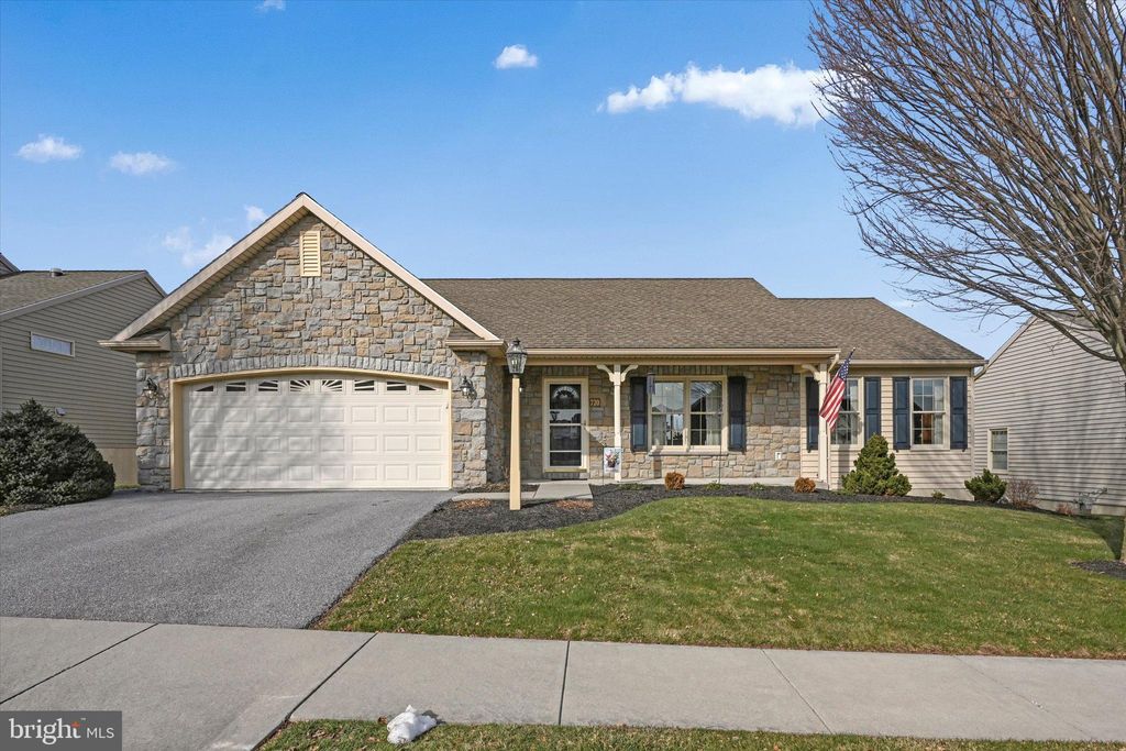 Photo of 720 Heather Ridge, Manheim, PA 17545 (MLS # PALA2047468)